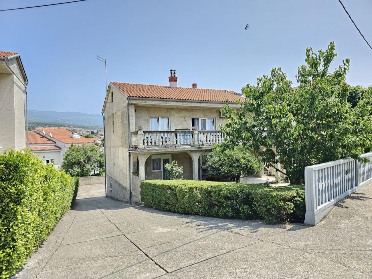 Wohnung im Erdgeschoß mit Garten und Grill für bis zu 3 Urlaubsgäste