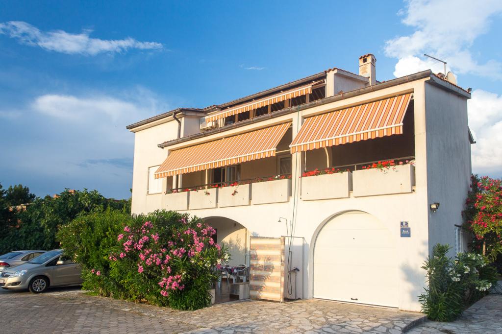 Familienwohnung für 4 im EG mit Terrasse 2 SZ & nur 300m zum Stra