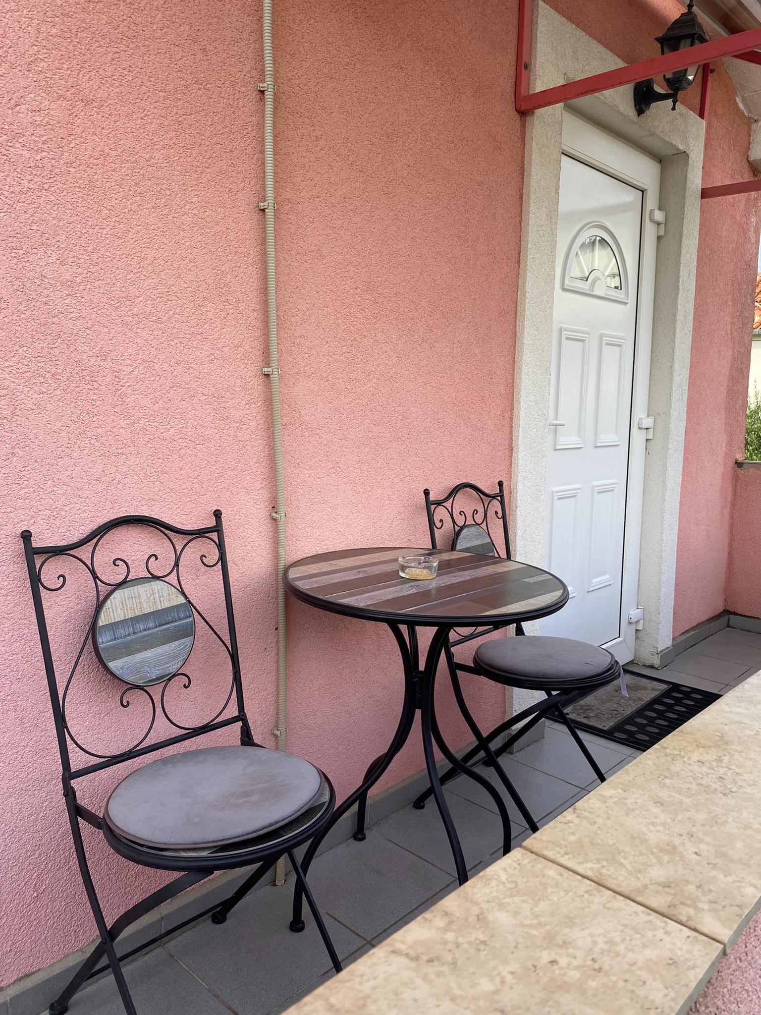 Apartment für 2 Personen, 30 m vom Meer entfernt, nahe dem Strand