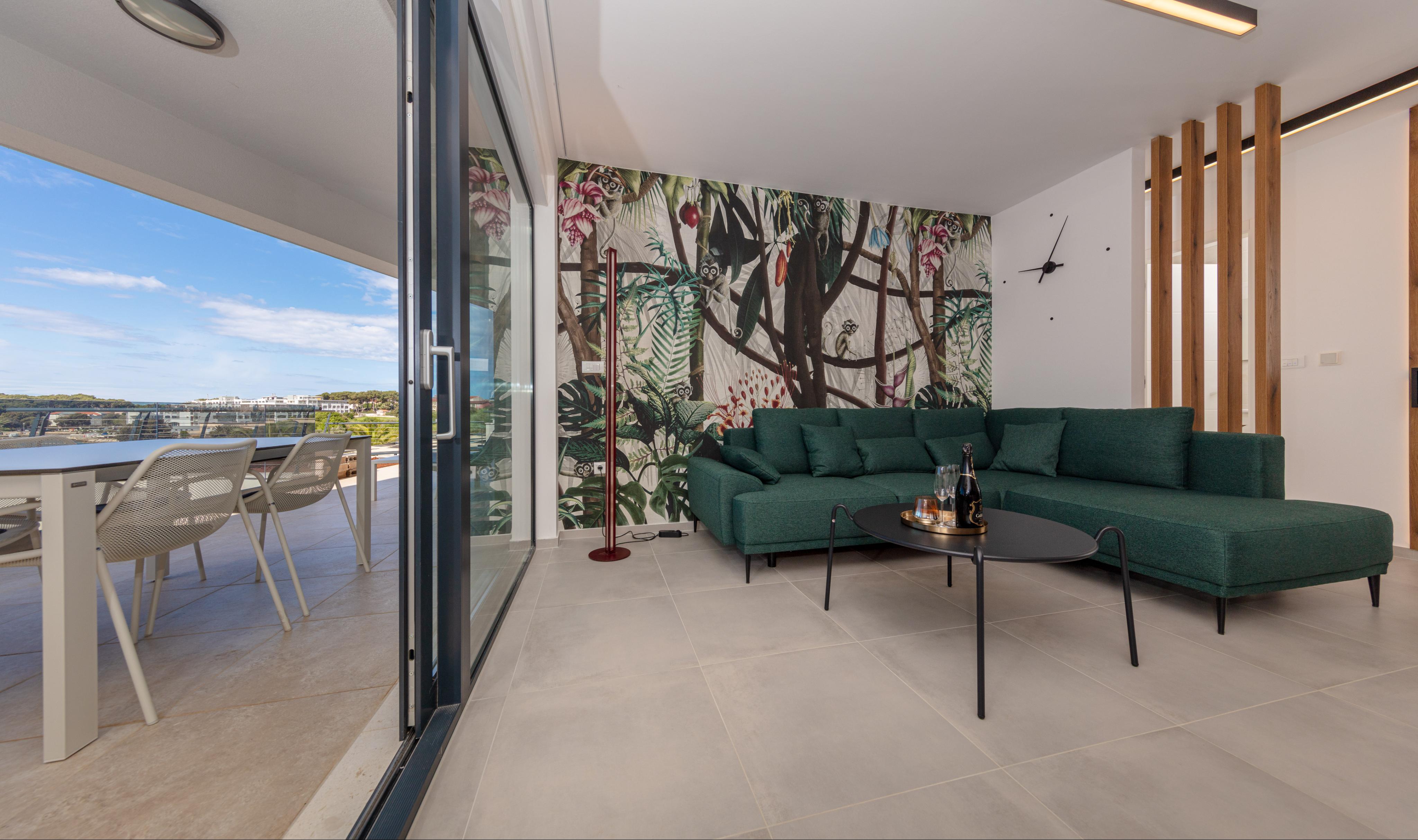 Apartment mit Terasse und Pool