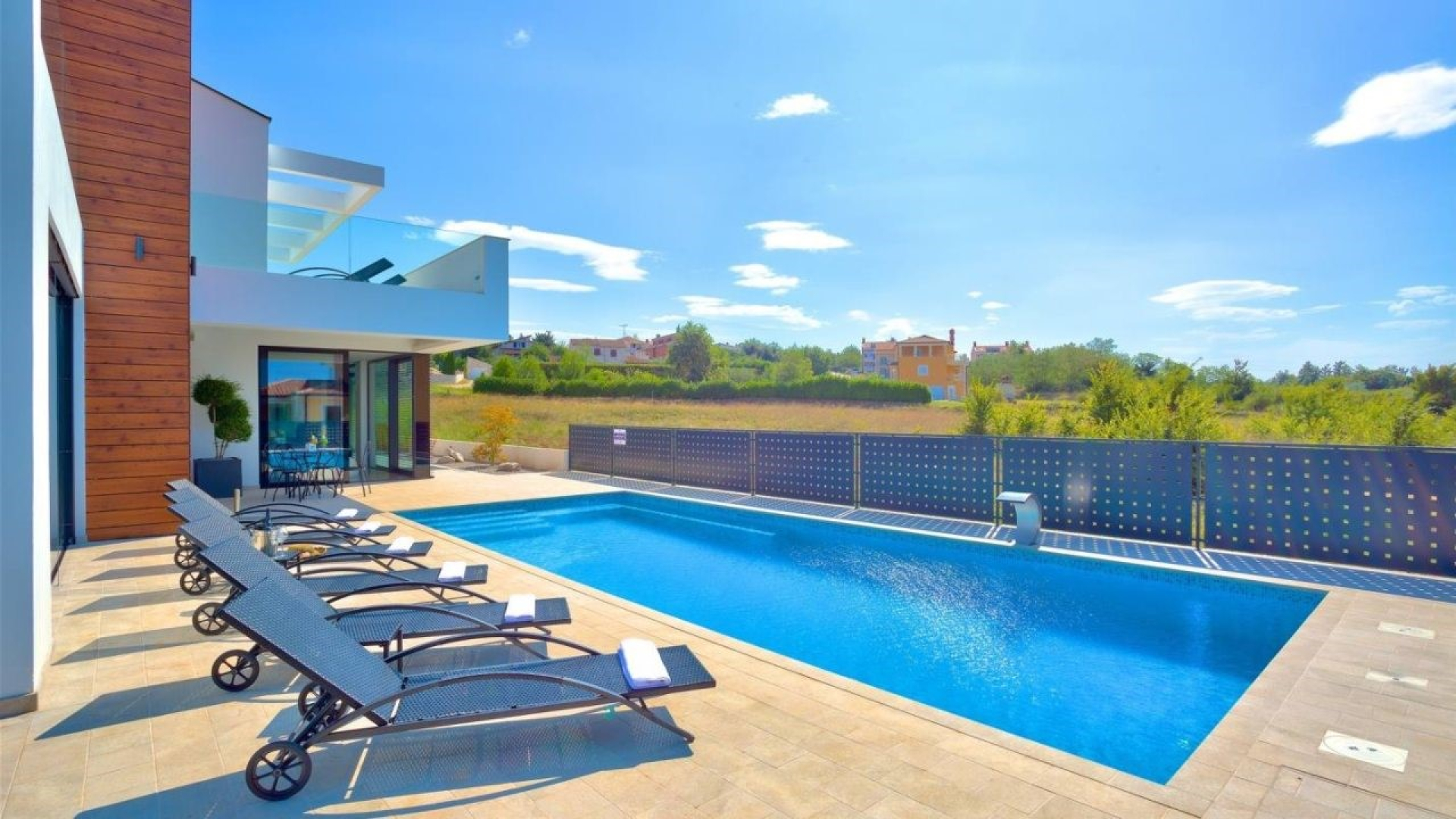 Umweltfreundliche Villa mit Pool und Raum zum Feiern