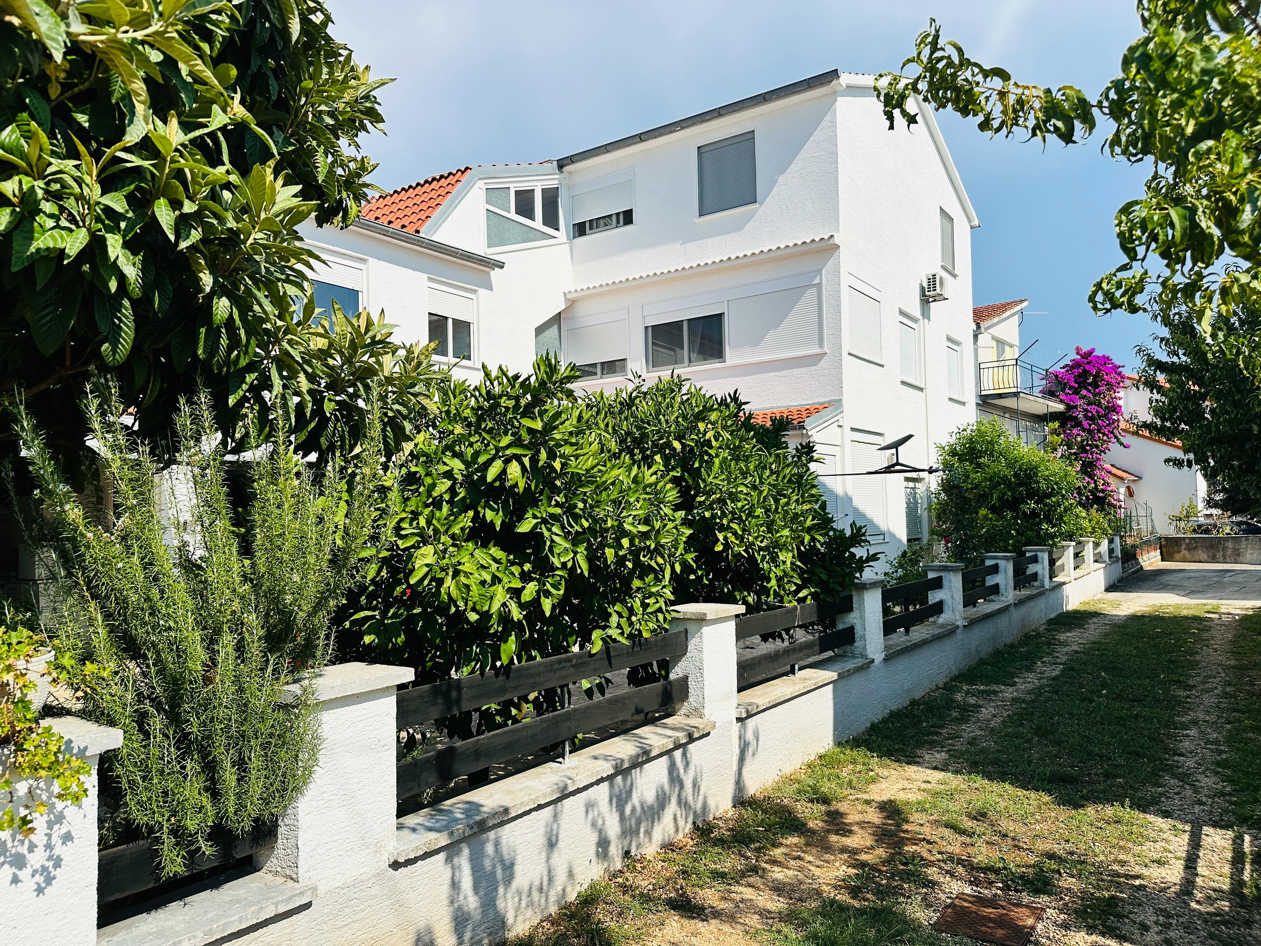 Modernes Studio Apartment bei Petrcane unweit der Stadt Zadar