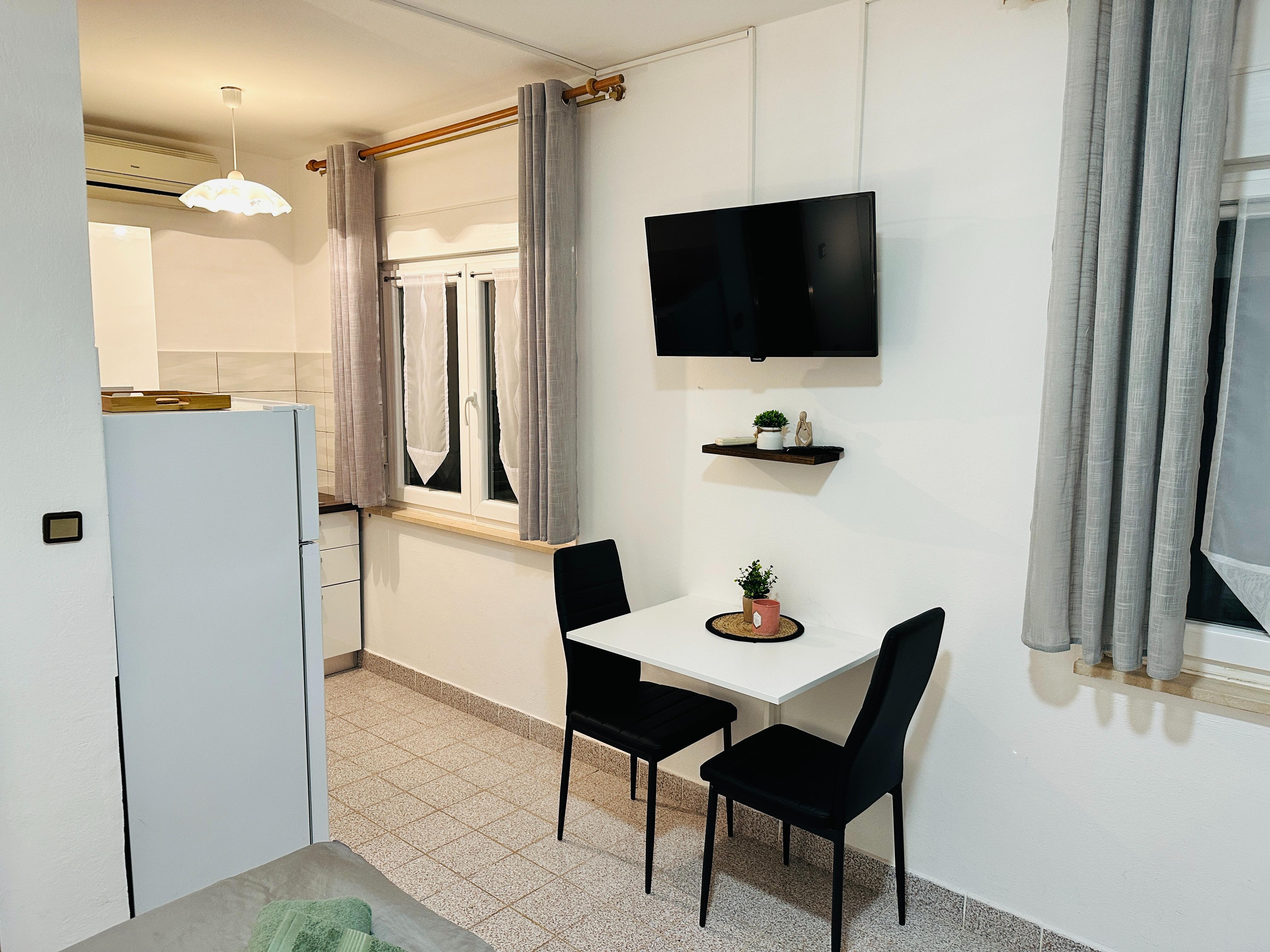 Modernes Studio Apartment bei Petrcane unweit der Stadt Zadar