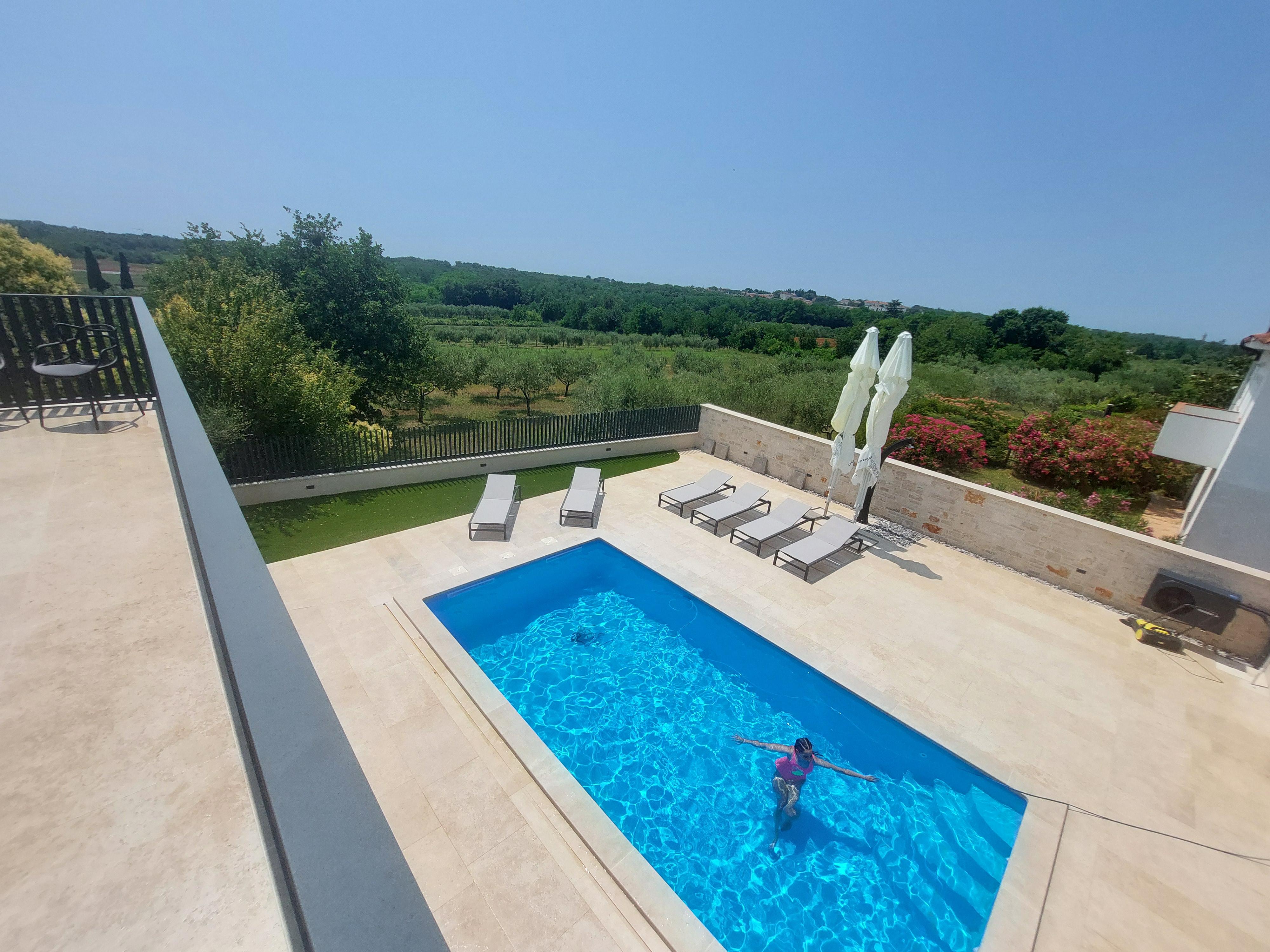 Villa mit Pool in Strandnähe
