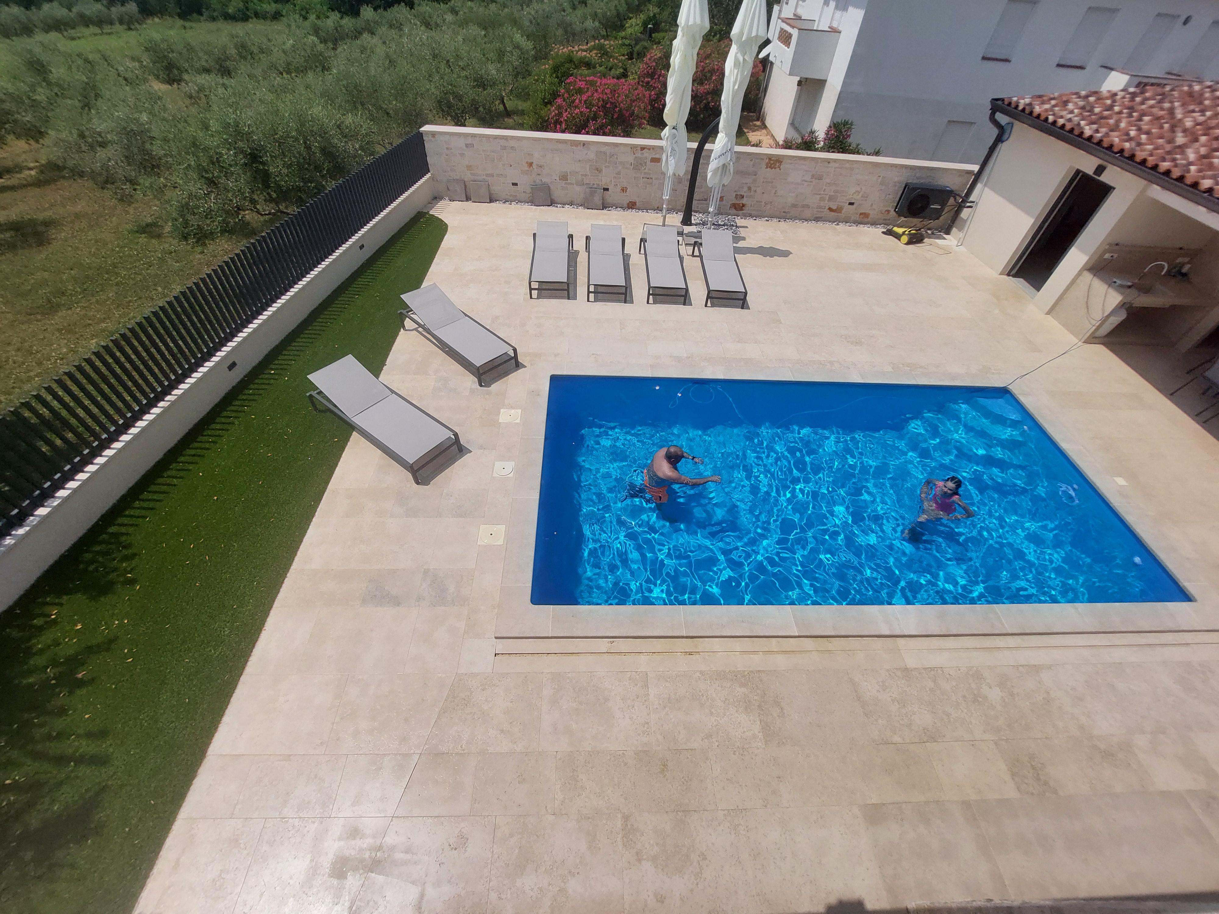 Villa mit Pool in Strandnähe