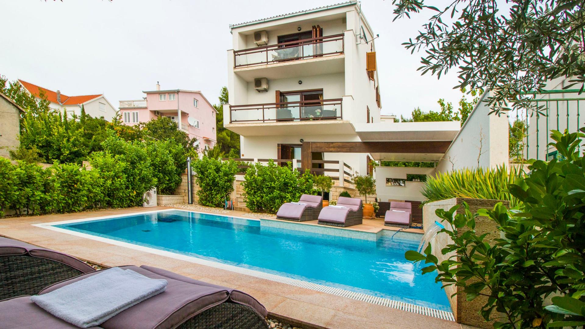 Charmante Villa für 12 Personen mit privatem beheiztem Pool
