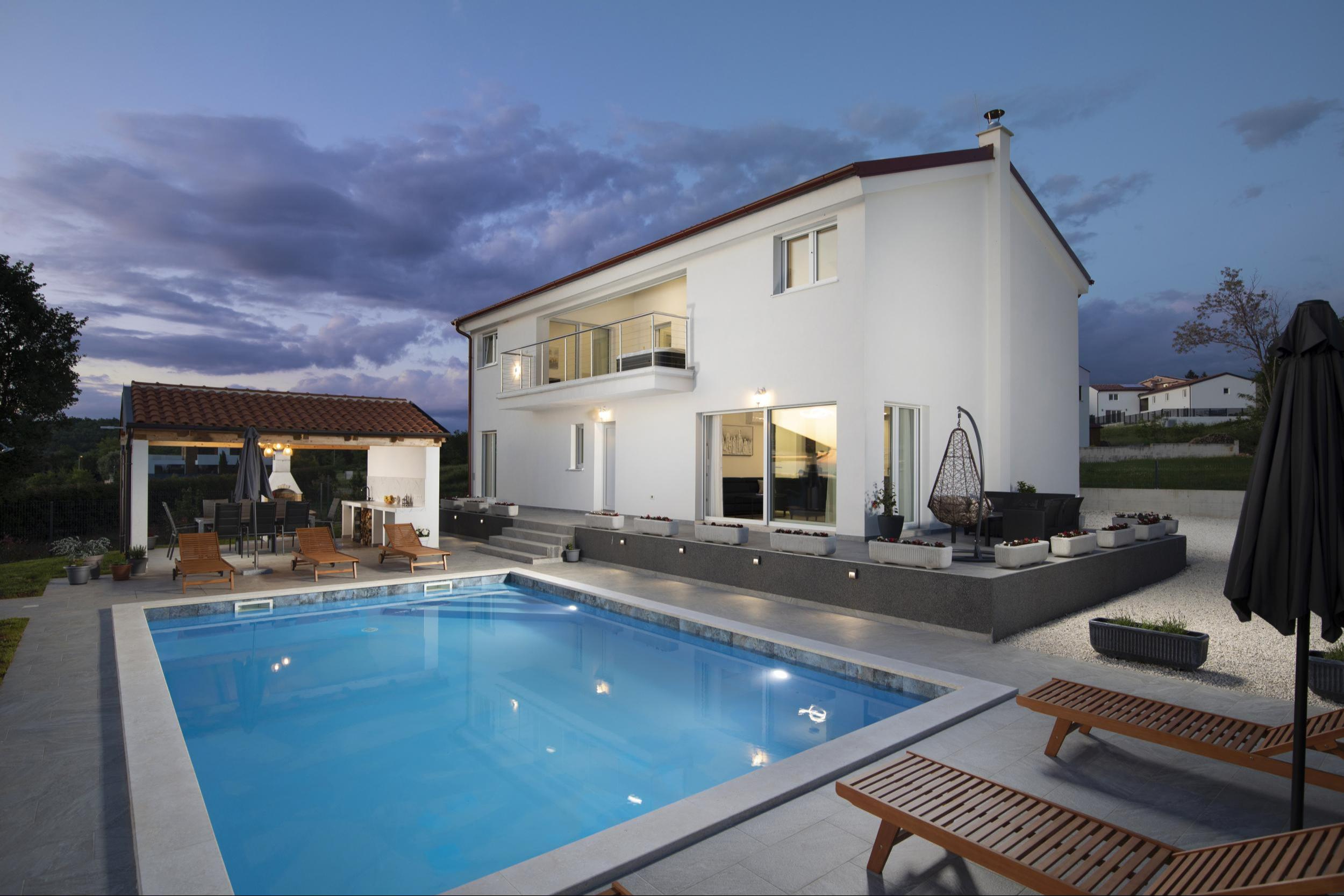 Villa mit 4 Schlafzimmern und Meerblick in der Nähe von Poreč