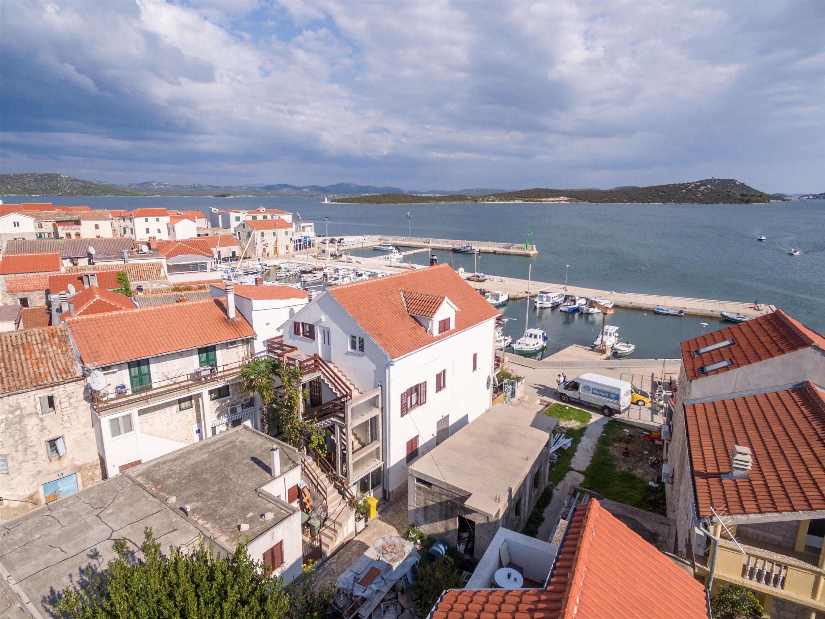 Ferienwohnung in Betina mit Klima, Sat-TV, Meerblick