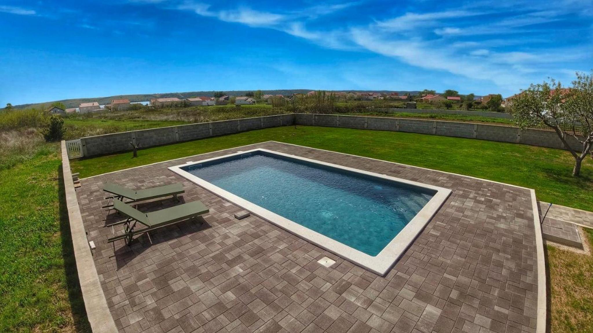 Schöne Villa mit Pool in ruhiger Lage