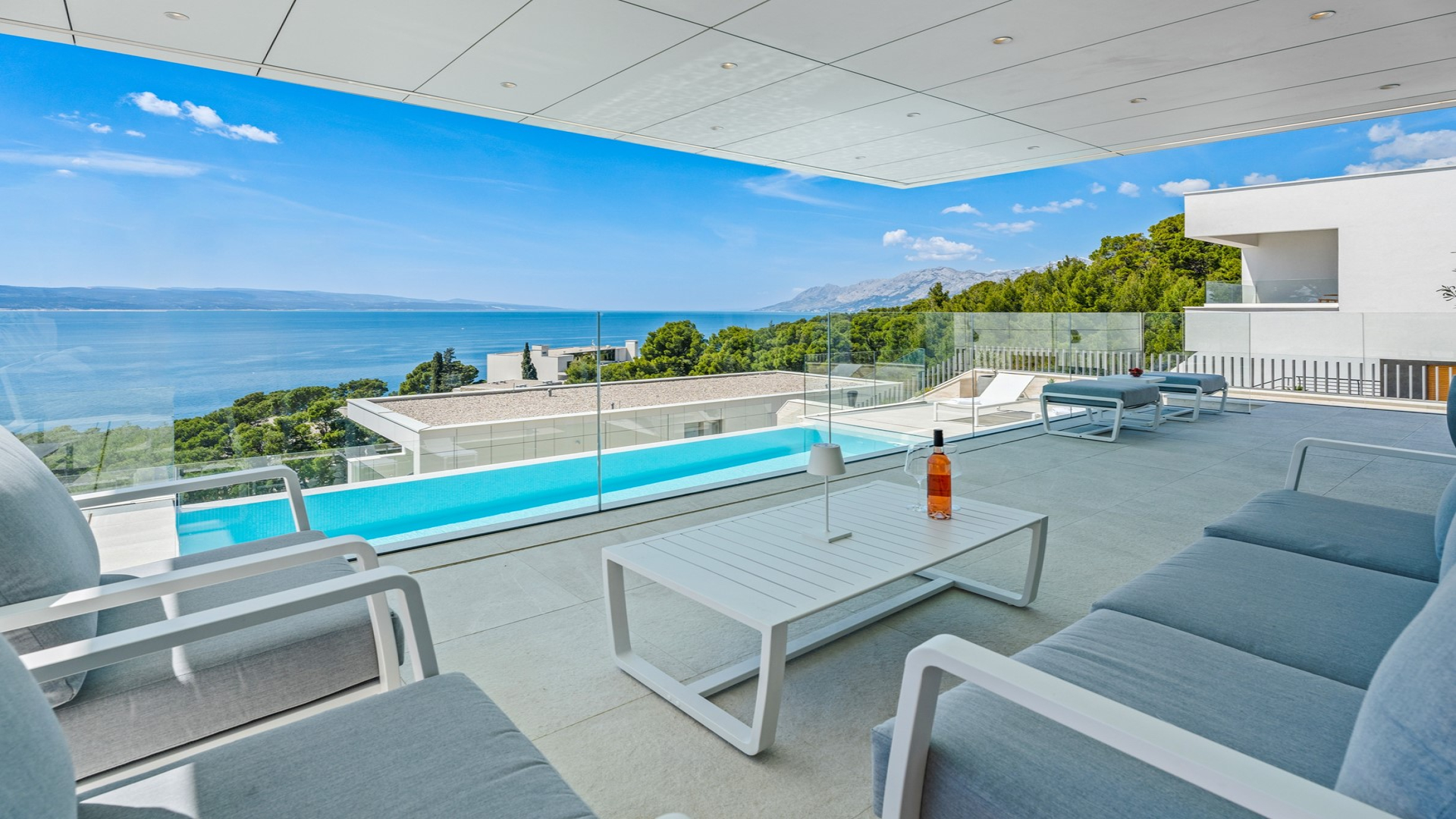 Villa mit Meerblick und Wellness