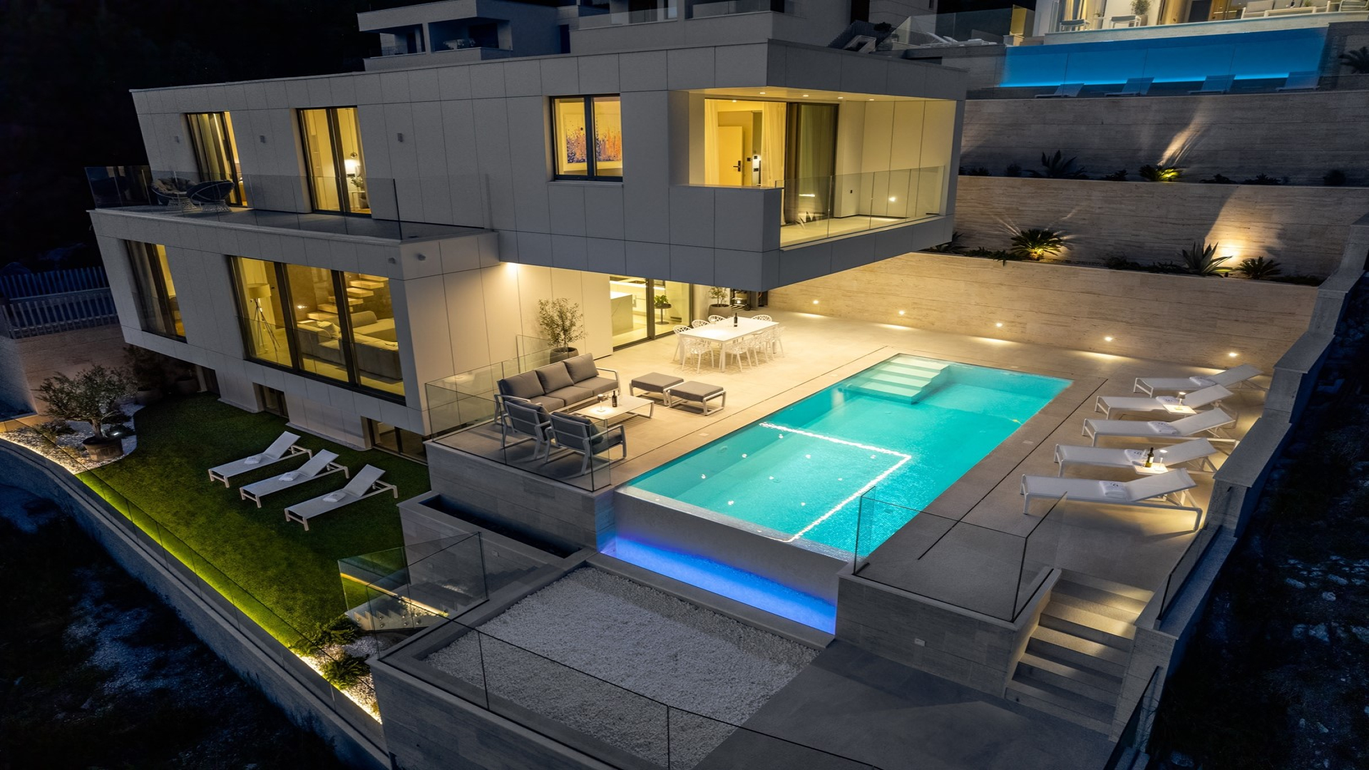 Moderne Villa mit Meerblick