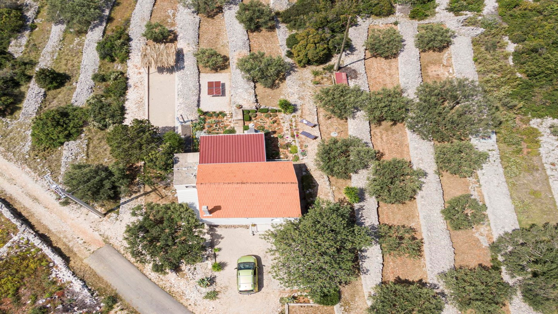 Haus mit zwei Schlafzimmern und schönem Garten