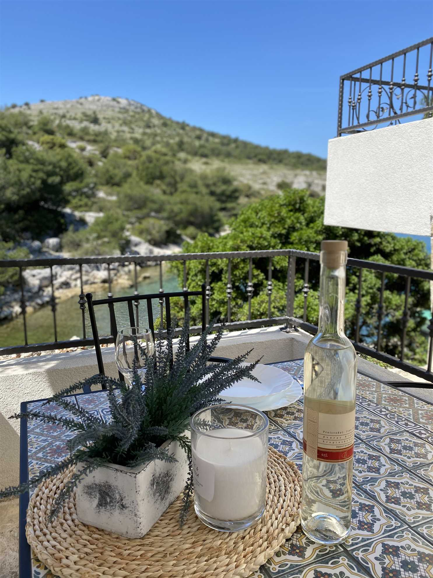 Ferienhaus in Žut mit Meerblick, Internet und Grill