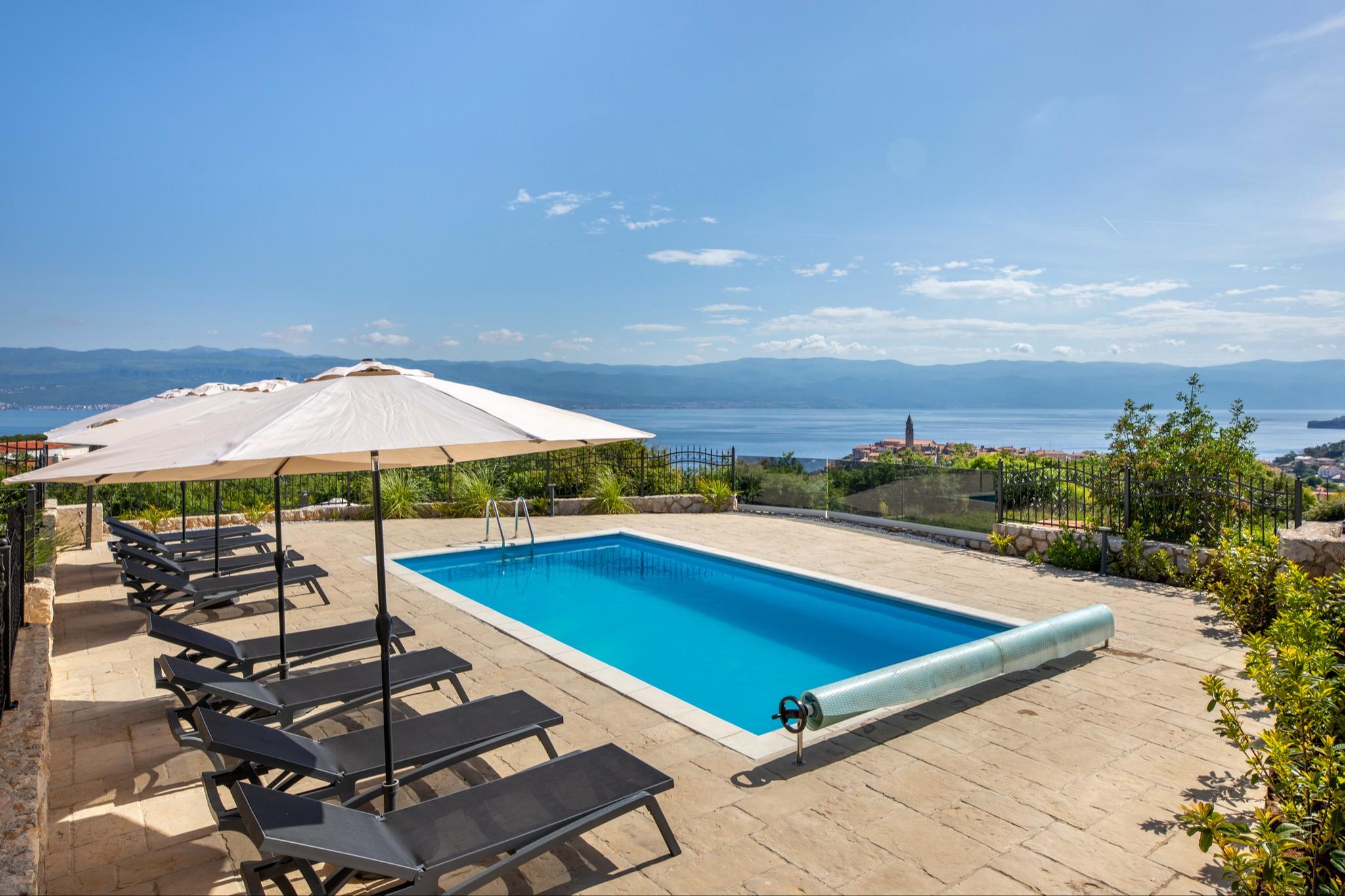 Villa für 8 Personen – Stilvolle Oase mit Pool & Meerblick