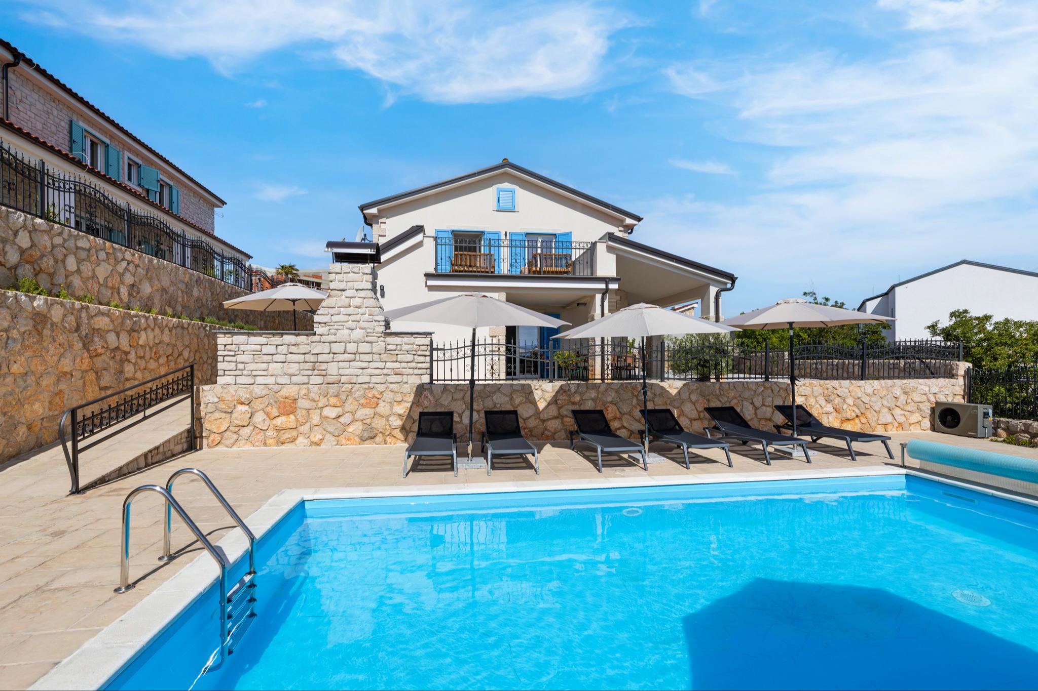 Villa für 8 Personen – Stilvolle Oase mit Pool & Meerblick