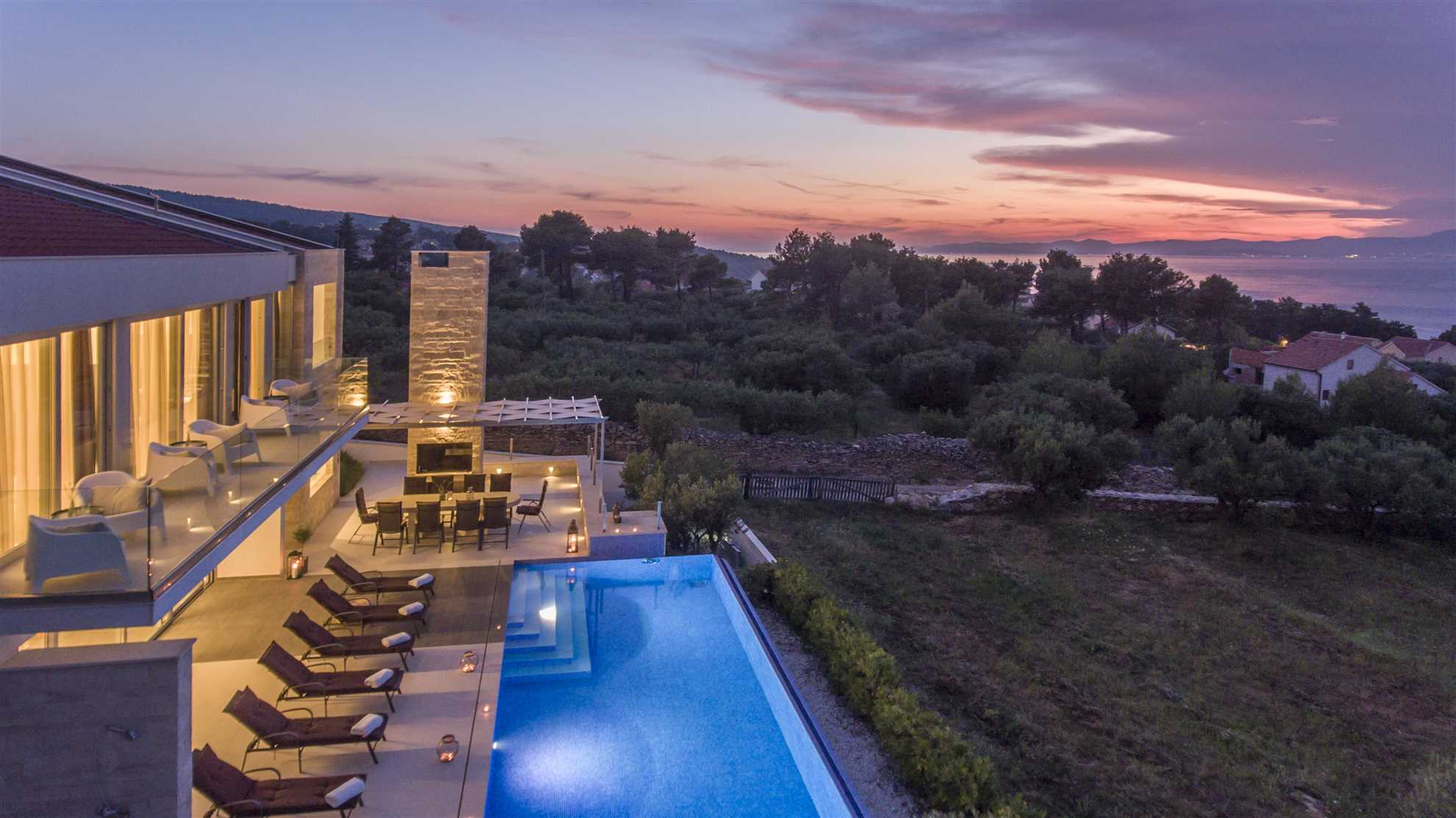Villa in Splitska auf Brac mit Pool, Klima, Sat-TV, Meerblick, WLAN