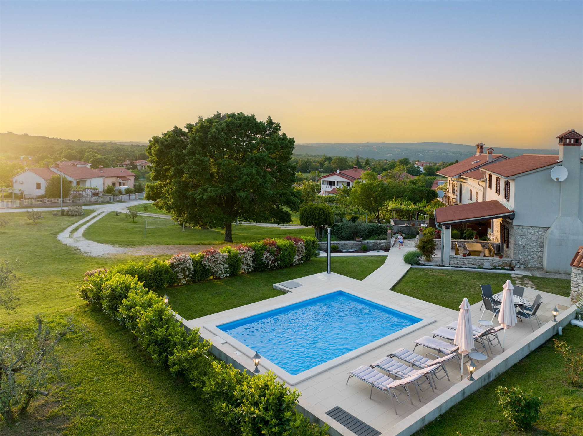 Villa in Breg Ivanovac mit Klima, Sat-TV, Internet, Grill und Garten