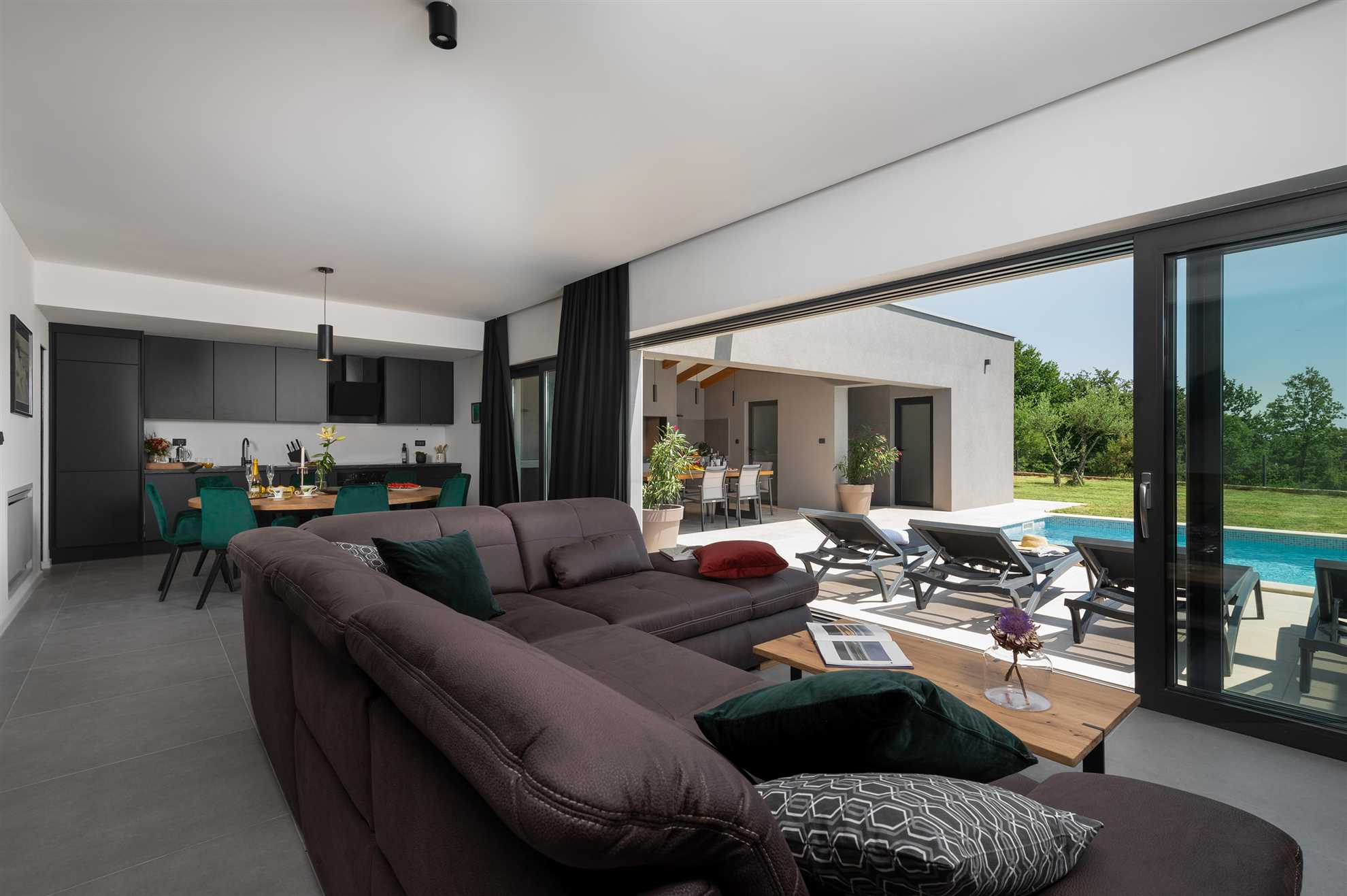 Ferienhaus in Marići mit Klima, Sat-TV, Internet, Grill und Garten