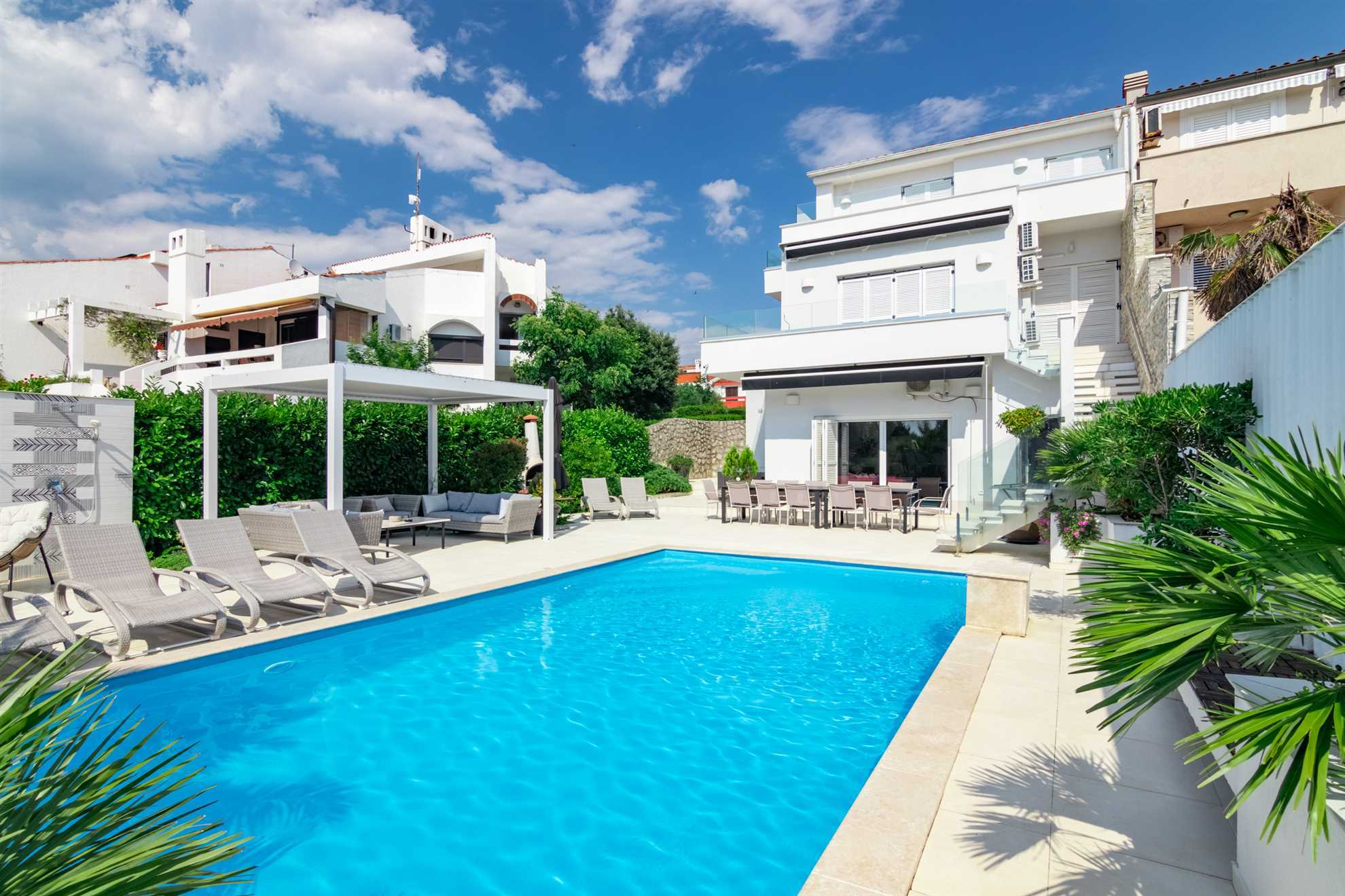 Villa mit Pool, Klima, Sat-TV, Meerblick, Internet, Grill