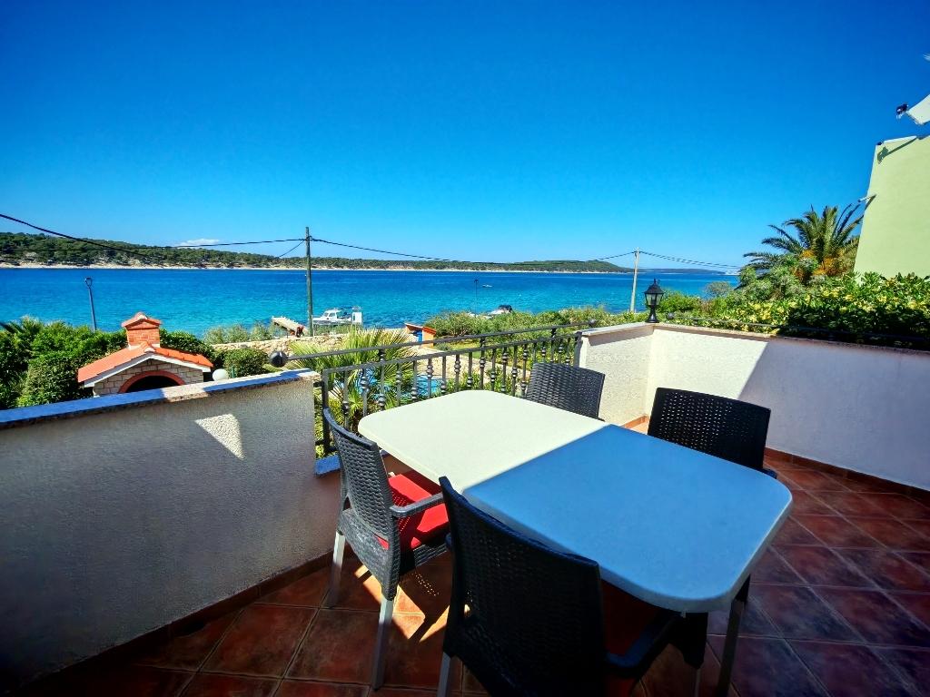 10 m zum Meer | FeWo mit Klima, Sat-Tv, WLAN & Meerblick