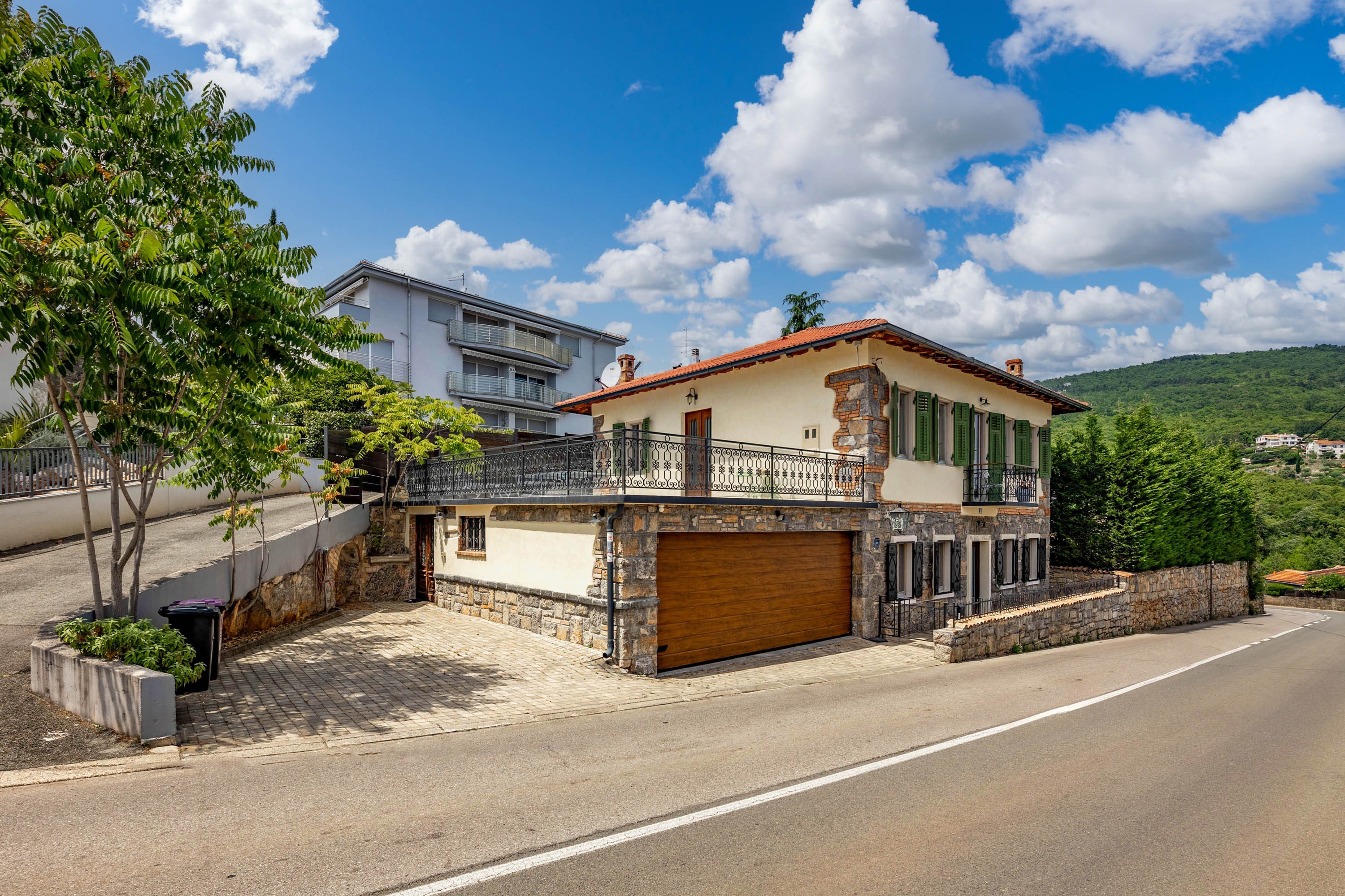Villa mit Swimmingpool, Klima, WLAN und Grillmöglichkeit