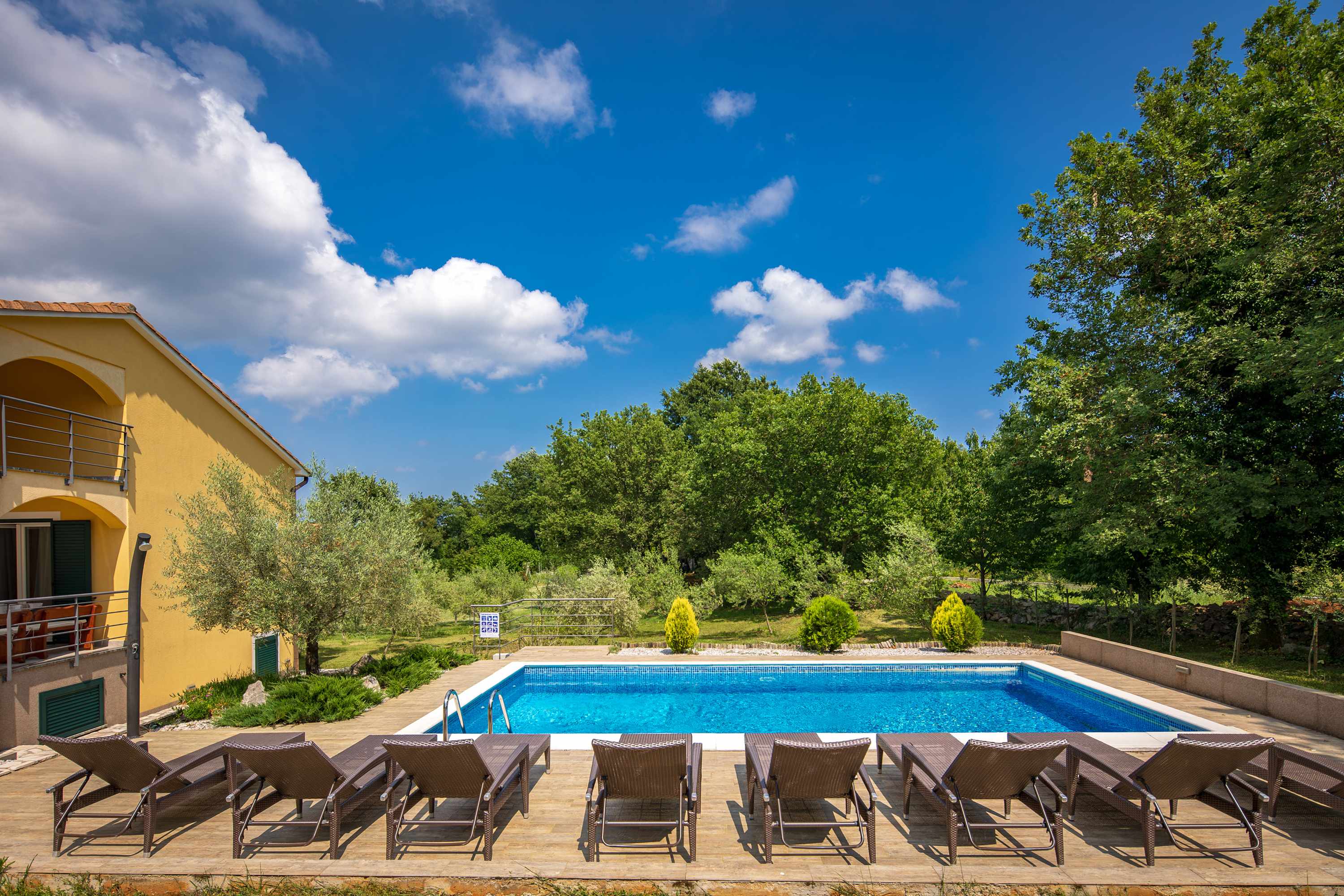 Villa mit Swimmingpool in Kapelica bei Labin