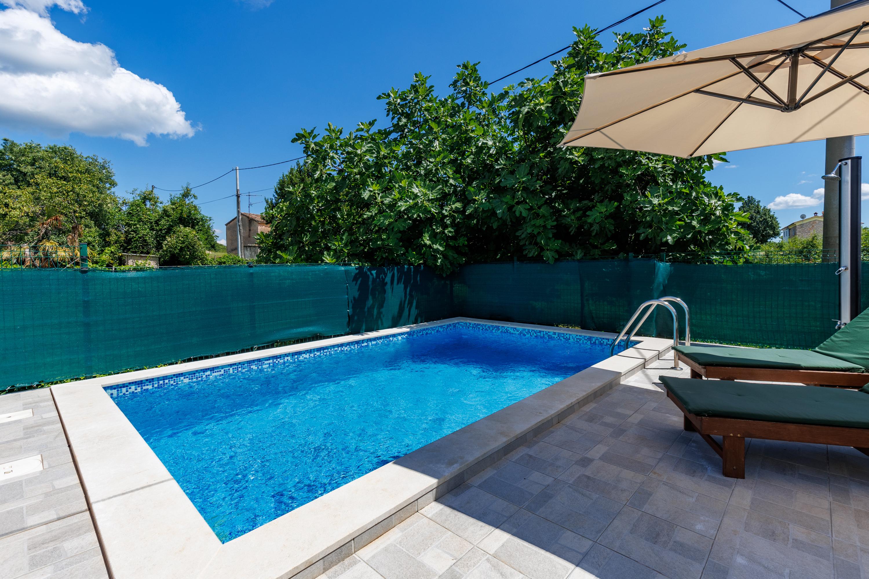 Ferienhaus mit Schwimmingpool, WLAN, Sat-Tv, Klima