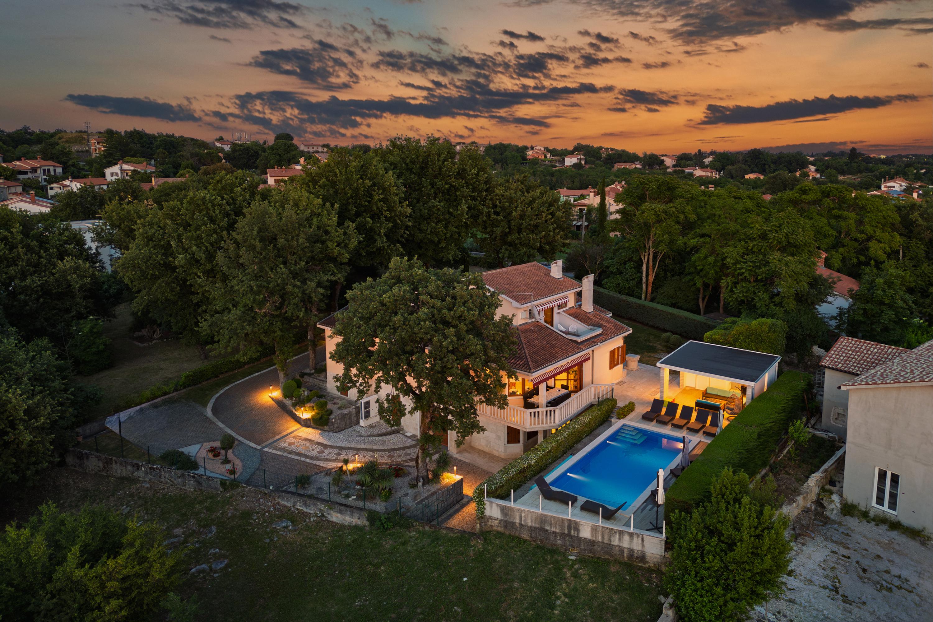 Herrliches Ferienhaus mit Swimmingpool in Presika