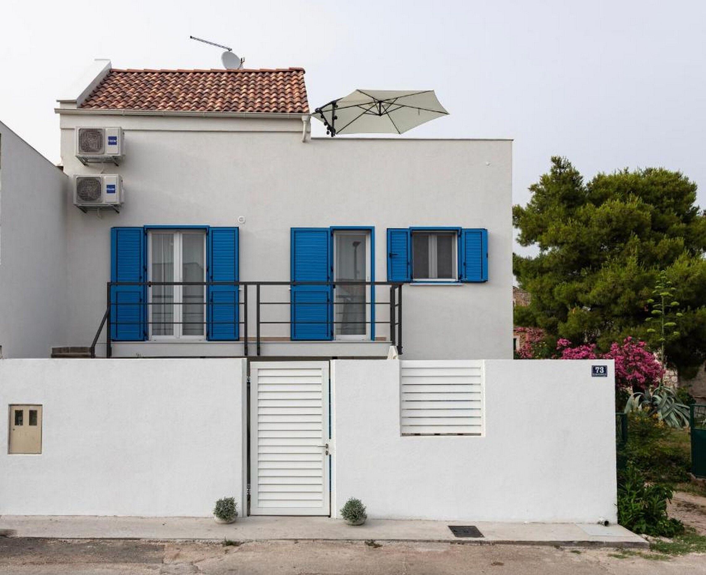 Haus in Pirovac mit Klima, Sat-TV, Internet