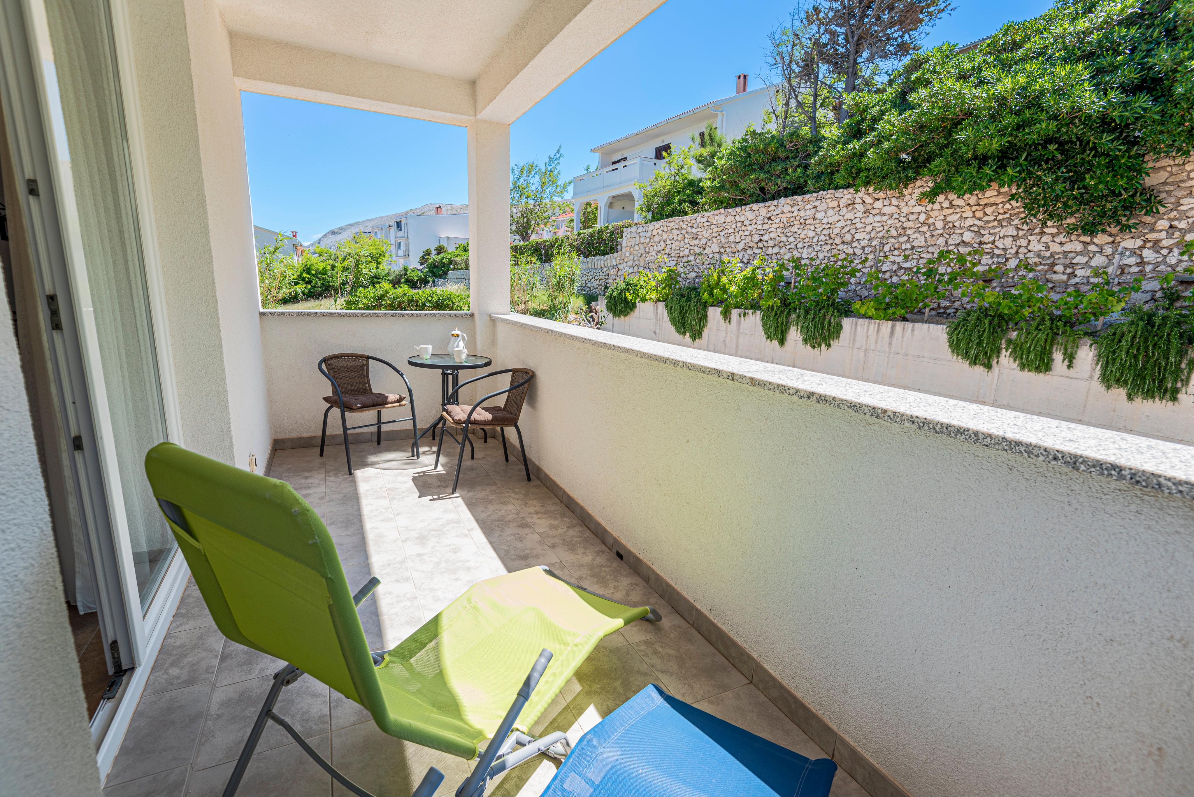 32m² Studio in top modernen Haus gegenüber der Stadt in Pag