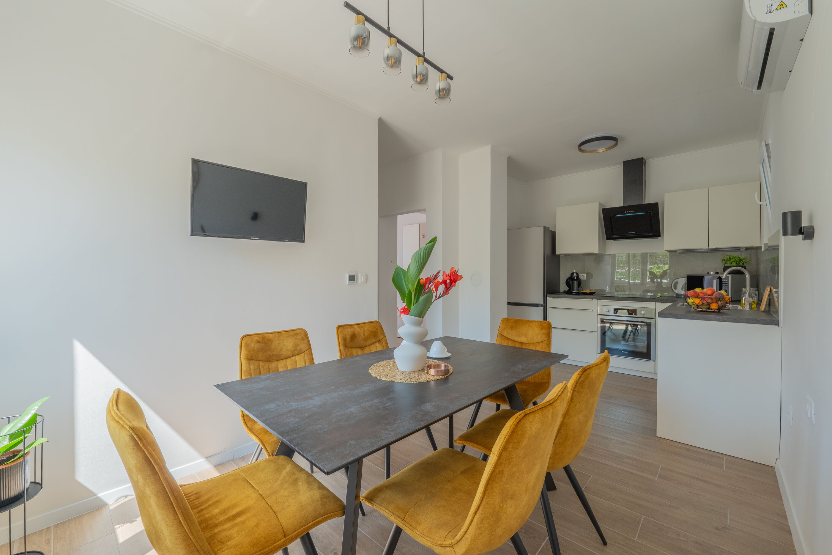 Haus in Tisno mit Klima, Sat-TV, Meerblick