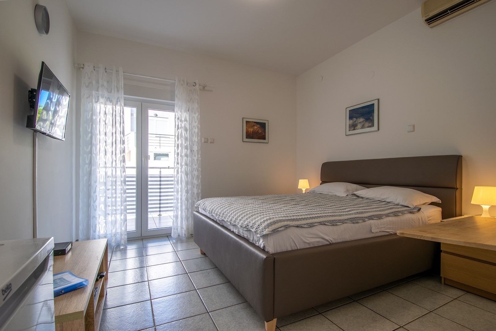 Strandnahes Studio mit eigenem Balkon