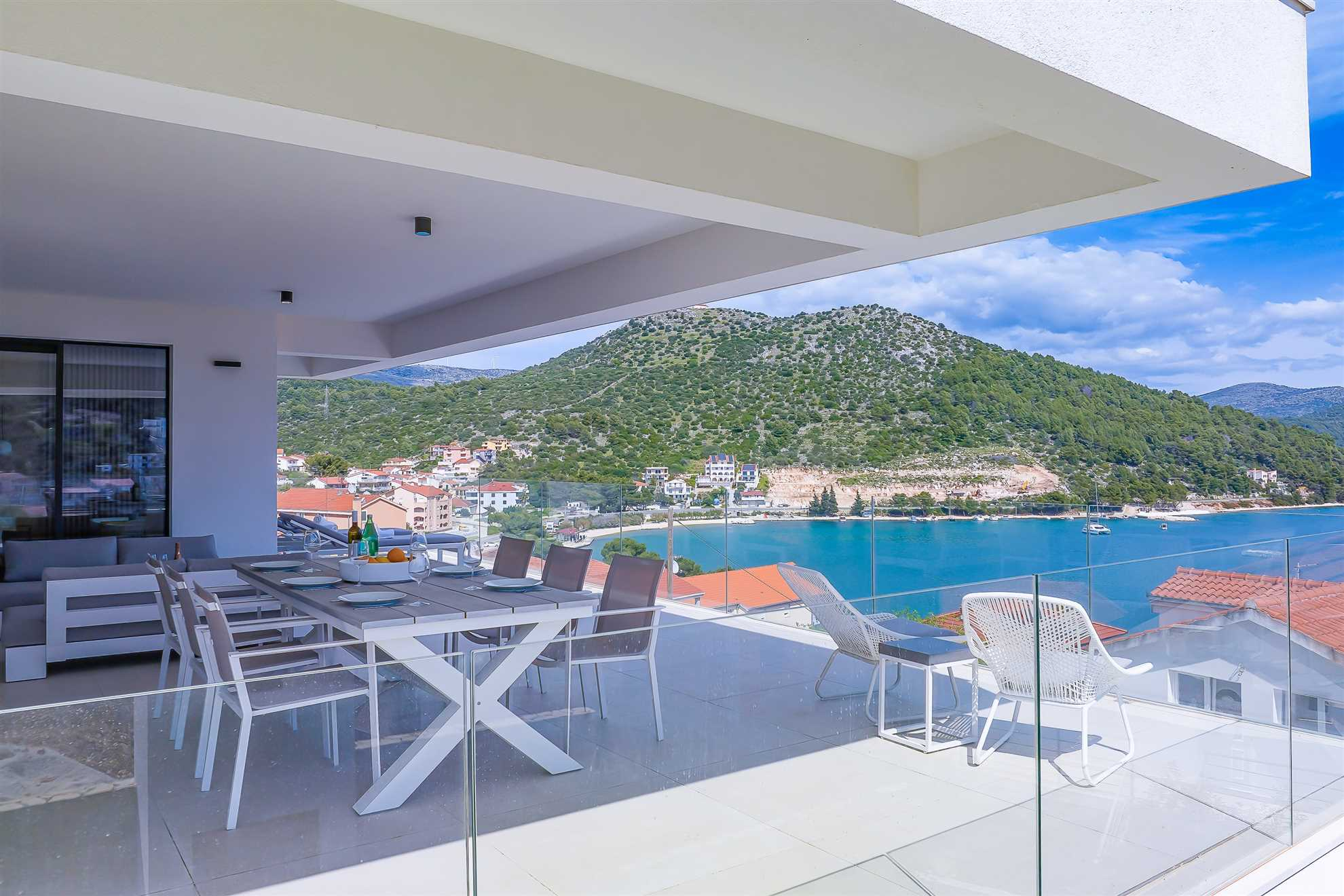 Wohnung in Marina mit Pool, Klima, Sat-TV, Meerblick, Internet und Gr