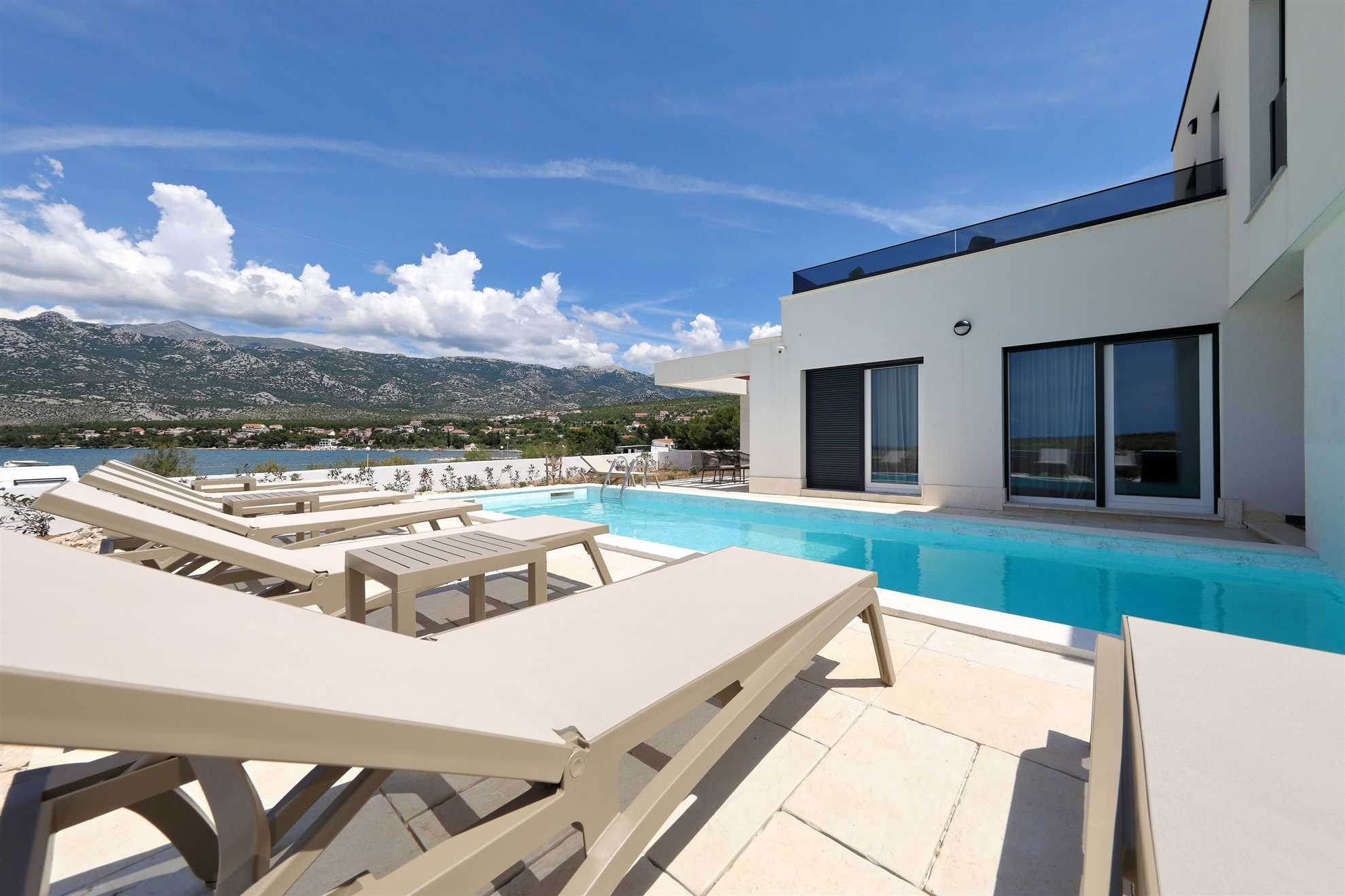 Die Villa – Exklusiver Luxus am Meer mit privatem Pool