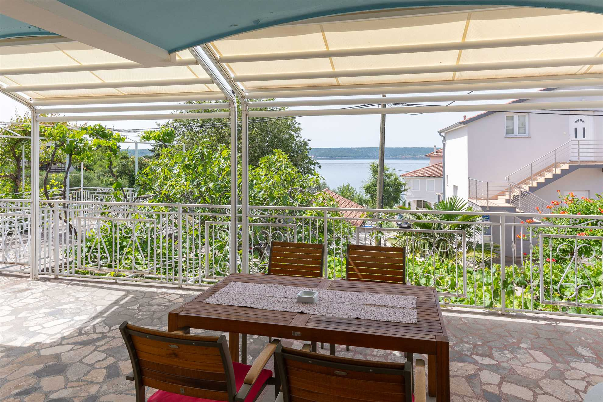 Ferienhaus in Maslenica mit Klima, Internet, Grill und Garten