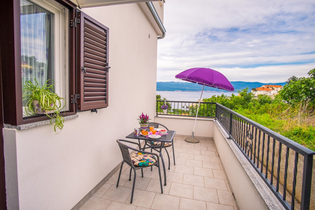 Moderne Erdgeschoßwohnung, nur 150m vom Strand