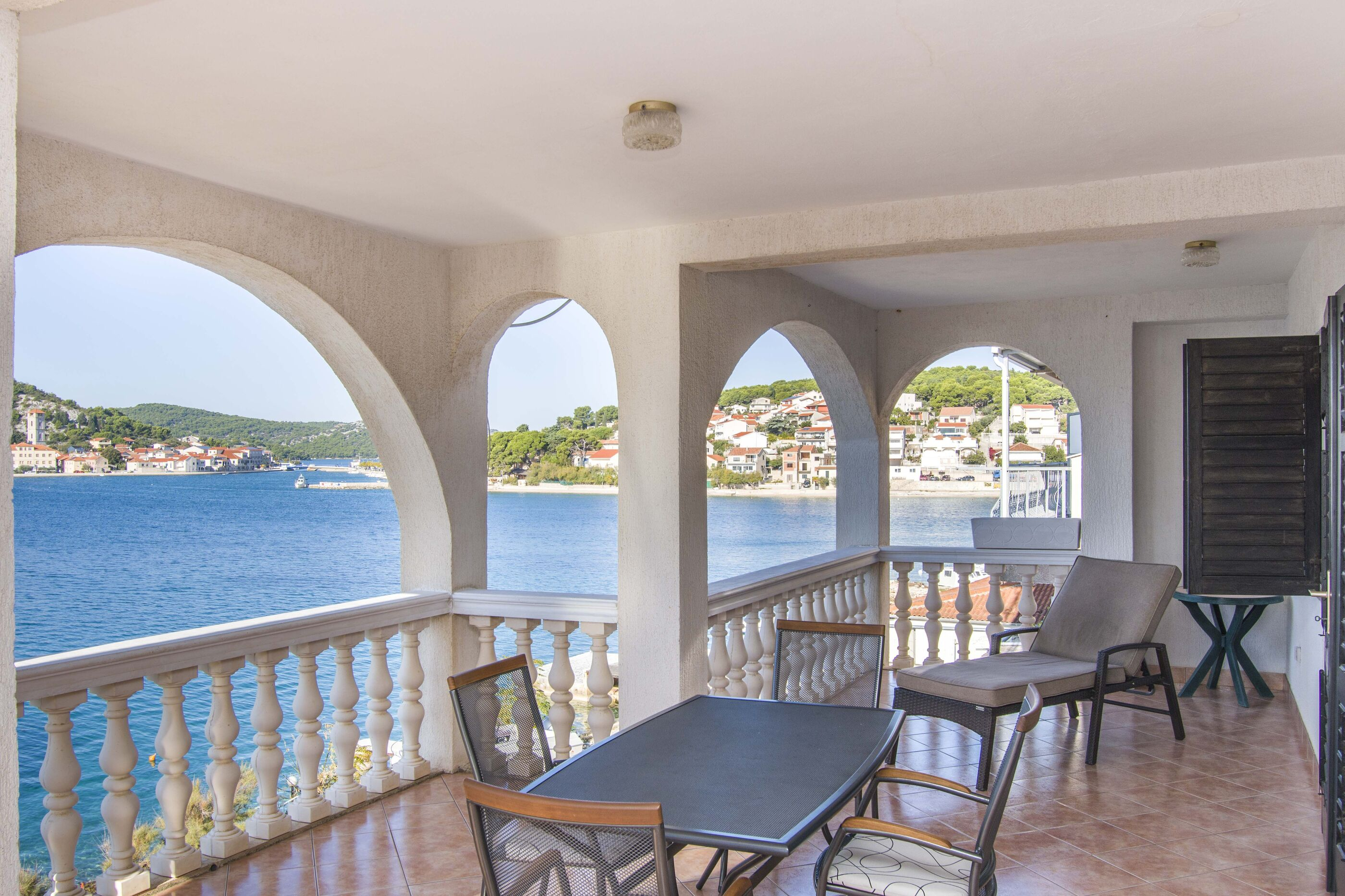 Ferienwohnung in Tisno mit Klima, Sat-TV, Meerblick