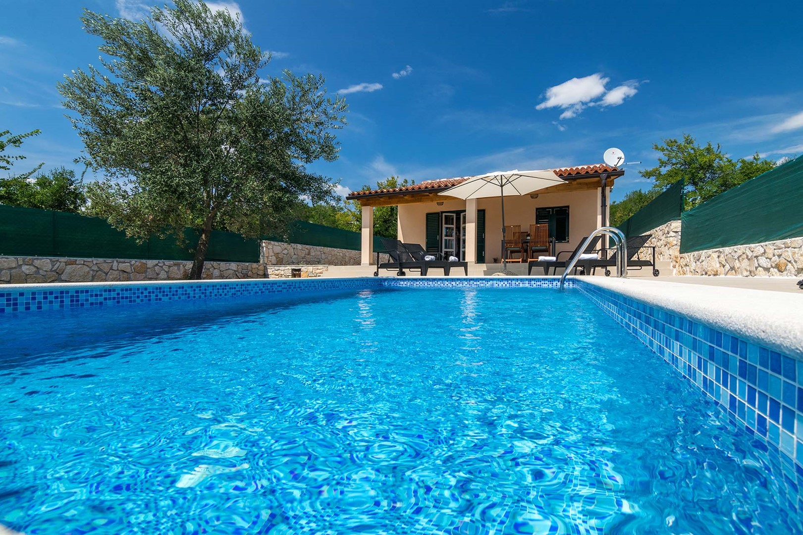 Tolles Ferienhaus in Rovinj mit Sat-TV, Klimaanlage und Swimmingpool