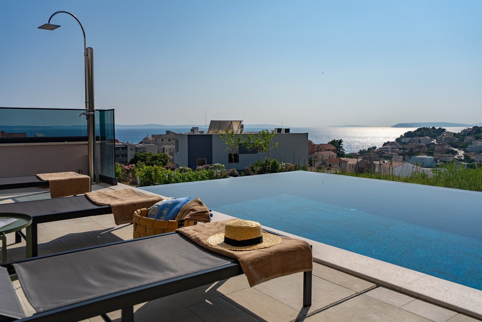 Luxus-Villa mit 4 Schlafzimmern und Meerblick