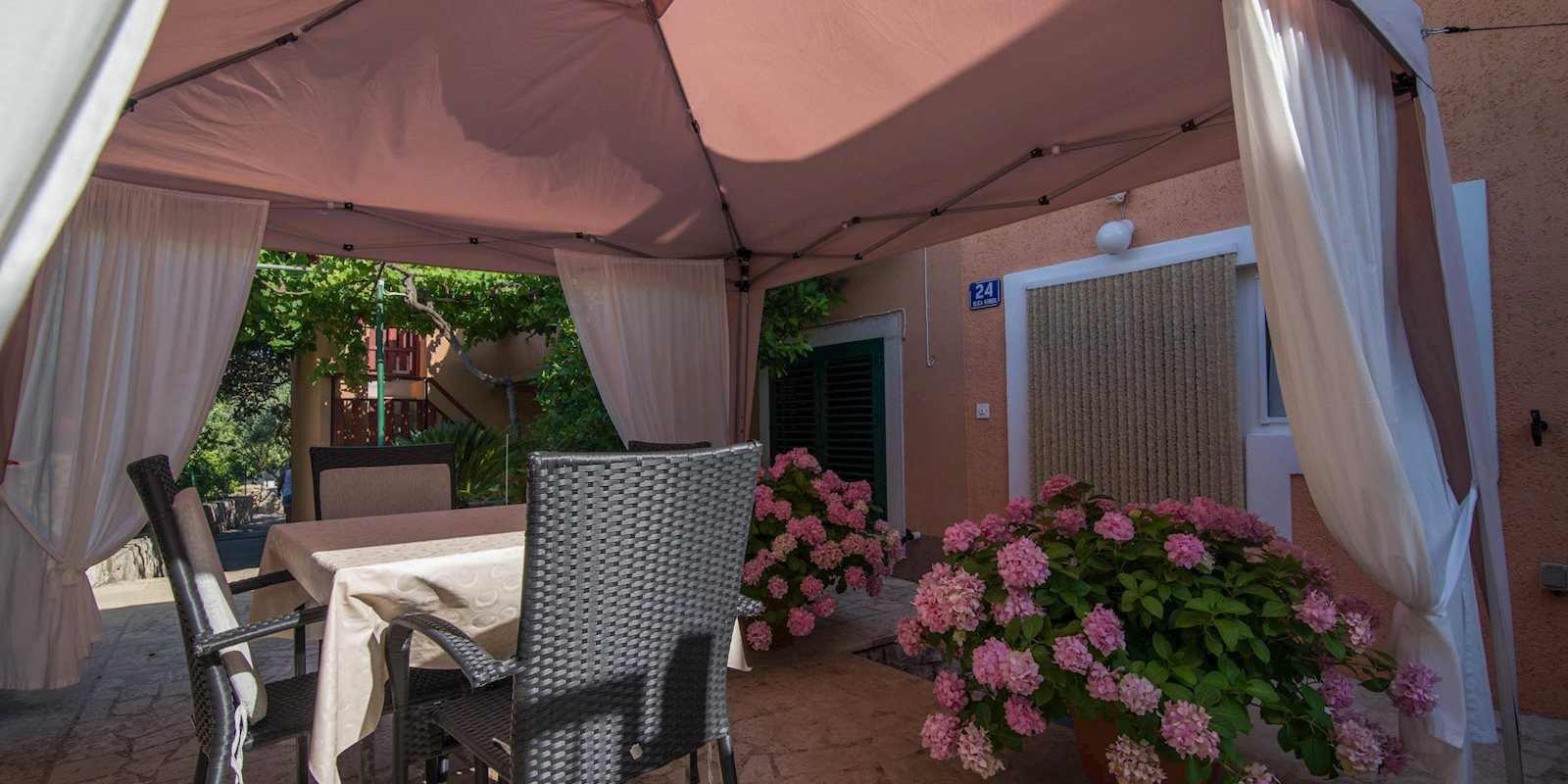 Gemütliches Apartment mit Terrasse in Veli Lošinj