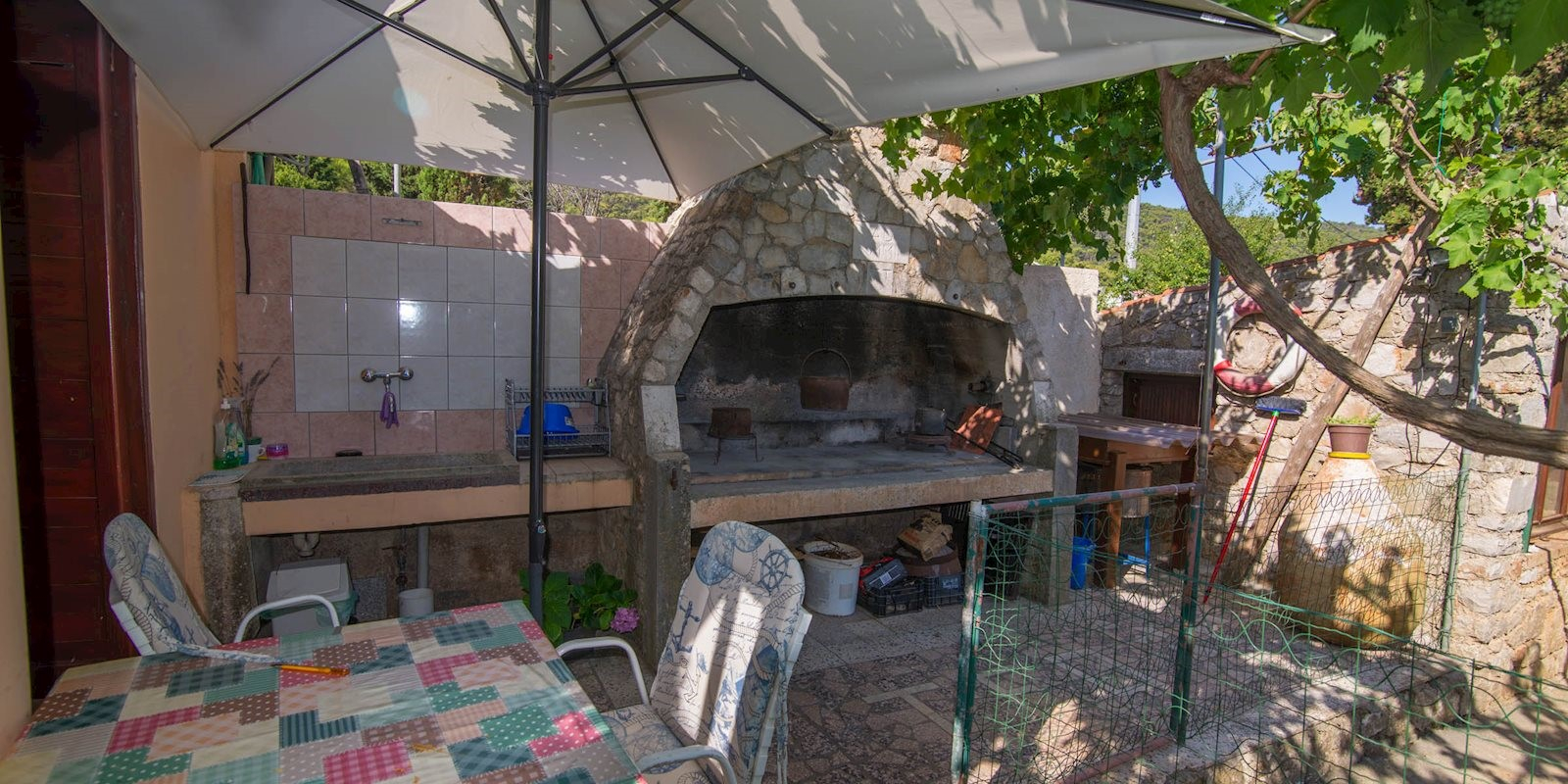 Gemütliches Apartment mit Terrasse in Veli Lošinj