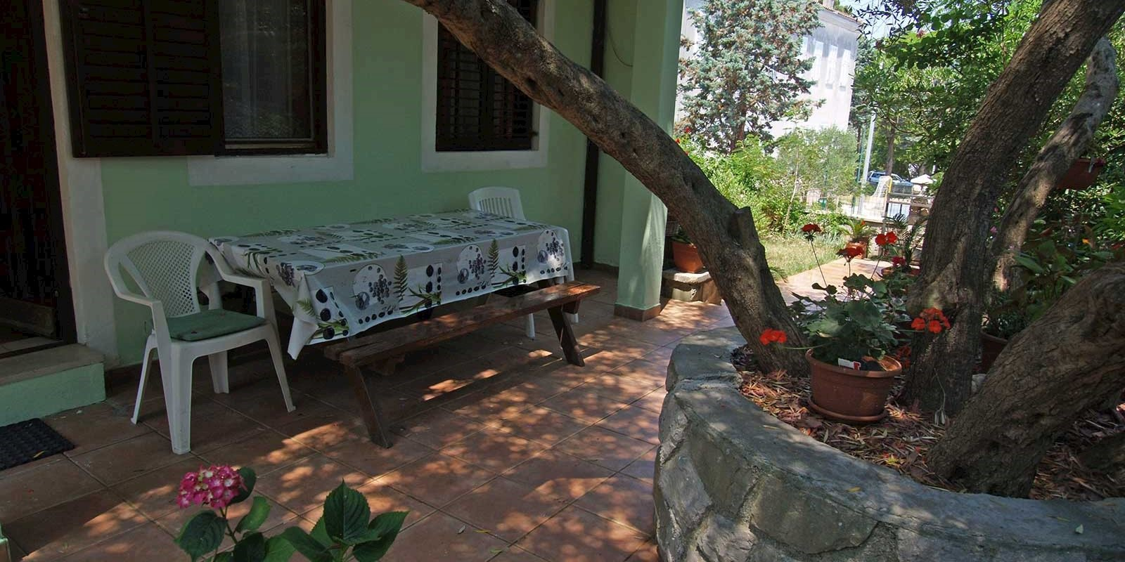 Apartment in Veli Lošinj mit gemütlicher Terrasse
