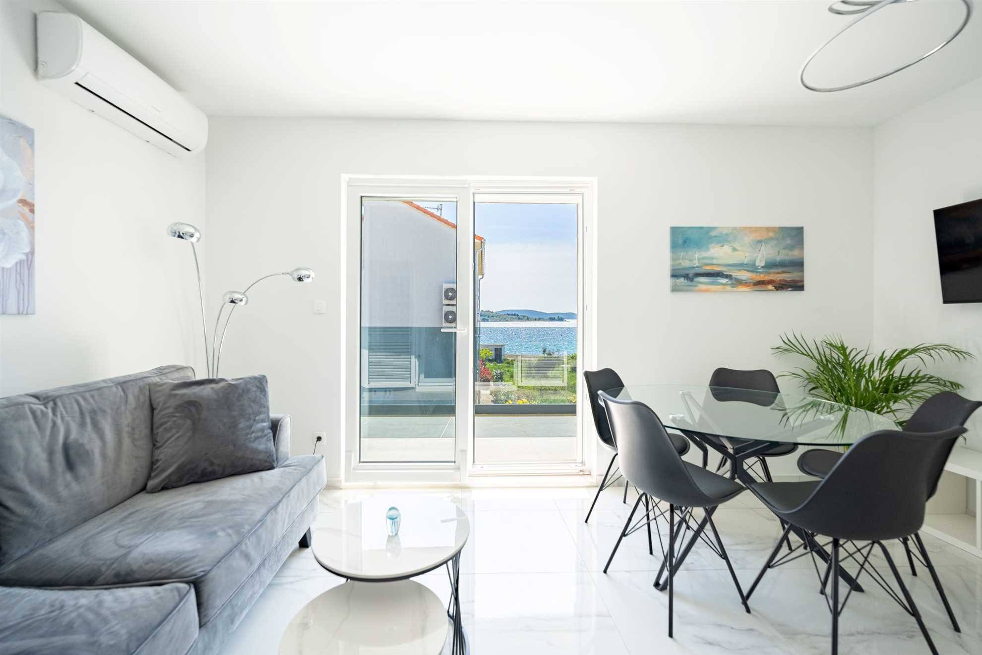 Wohnung in Srima mit Klima, Meerblick und Internet