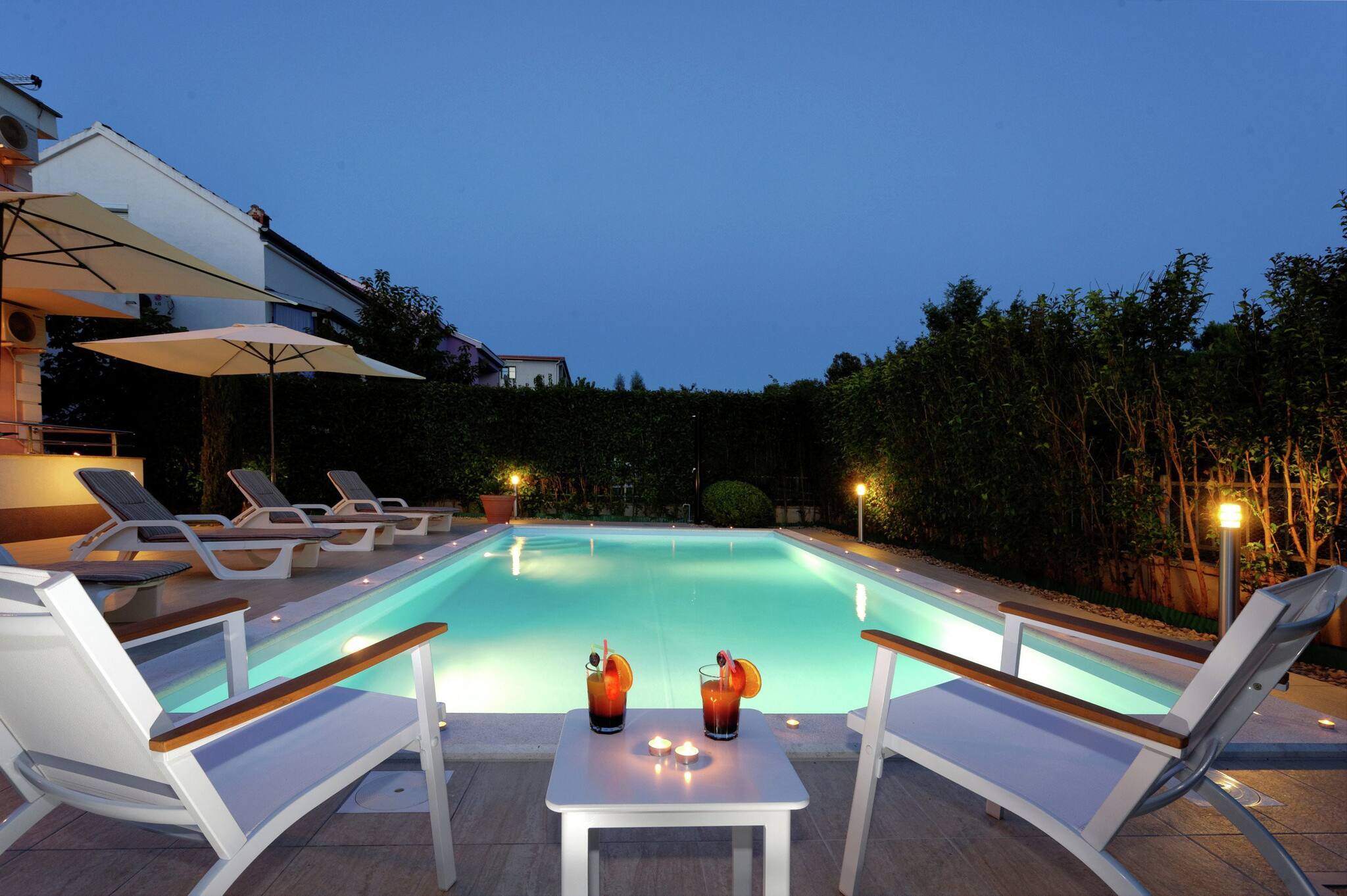 Apartment mit privatem Pool