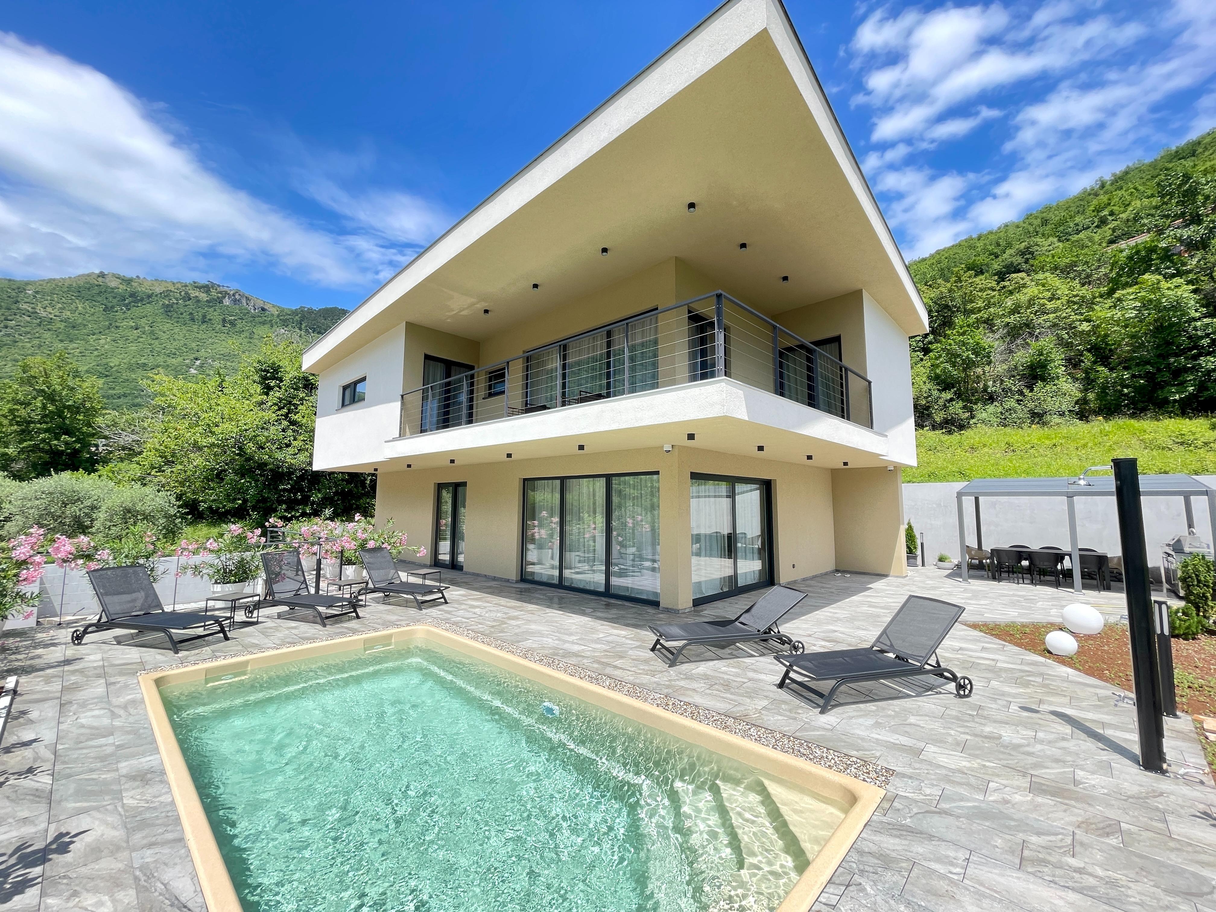 Luxuriöses Ferienhaus in Moscenicka Draga mit Swimmingpool und Sat-TV