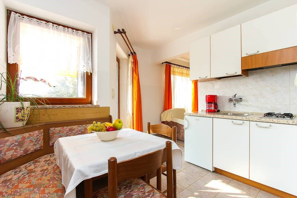 Gemütliches Studio für zwei Personen mit WLAN und Grill
