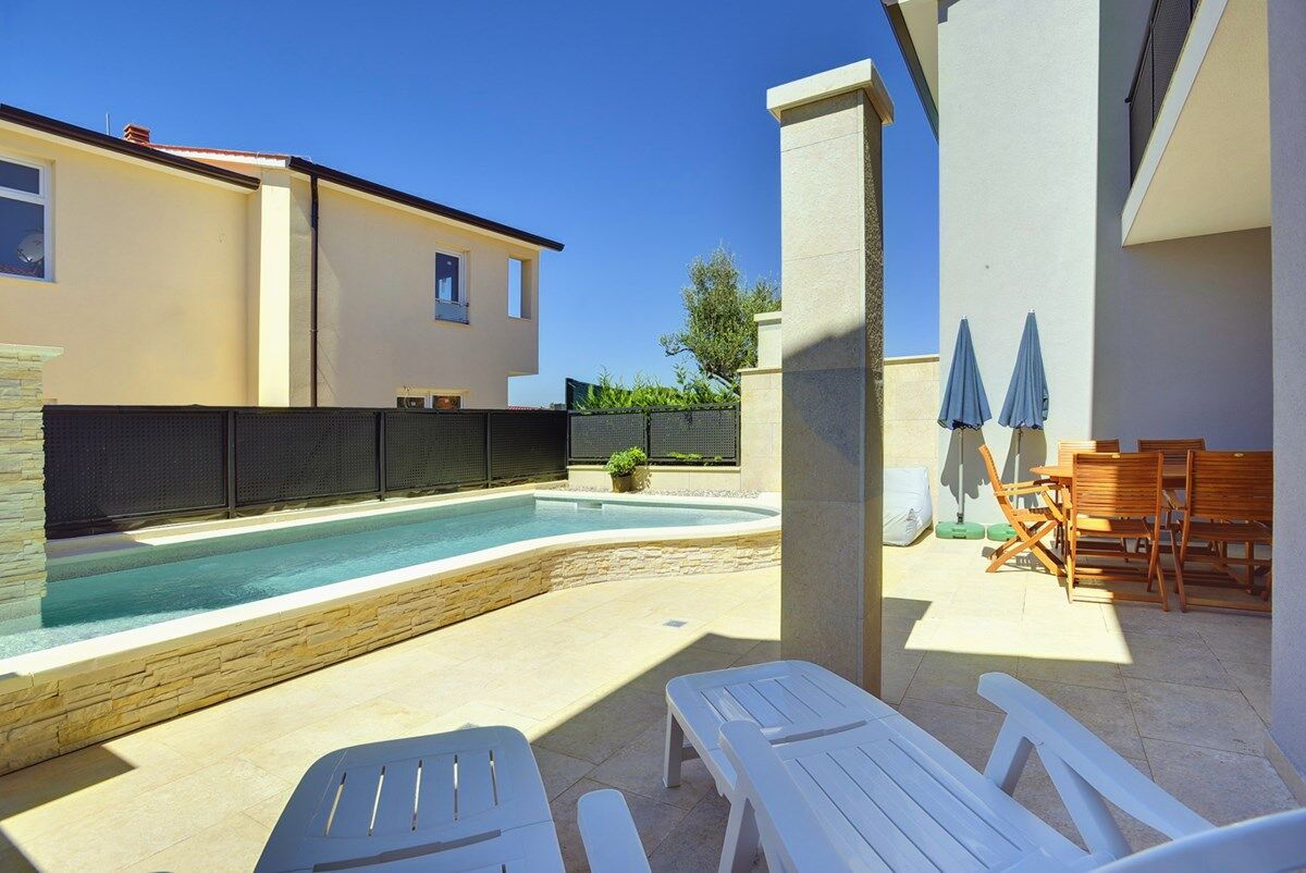 Wunderschönes Haus mit Pool in ruhigen Wohngebiet in Banjole