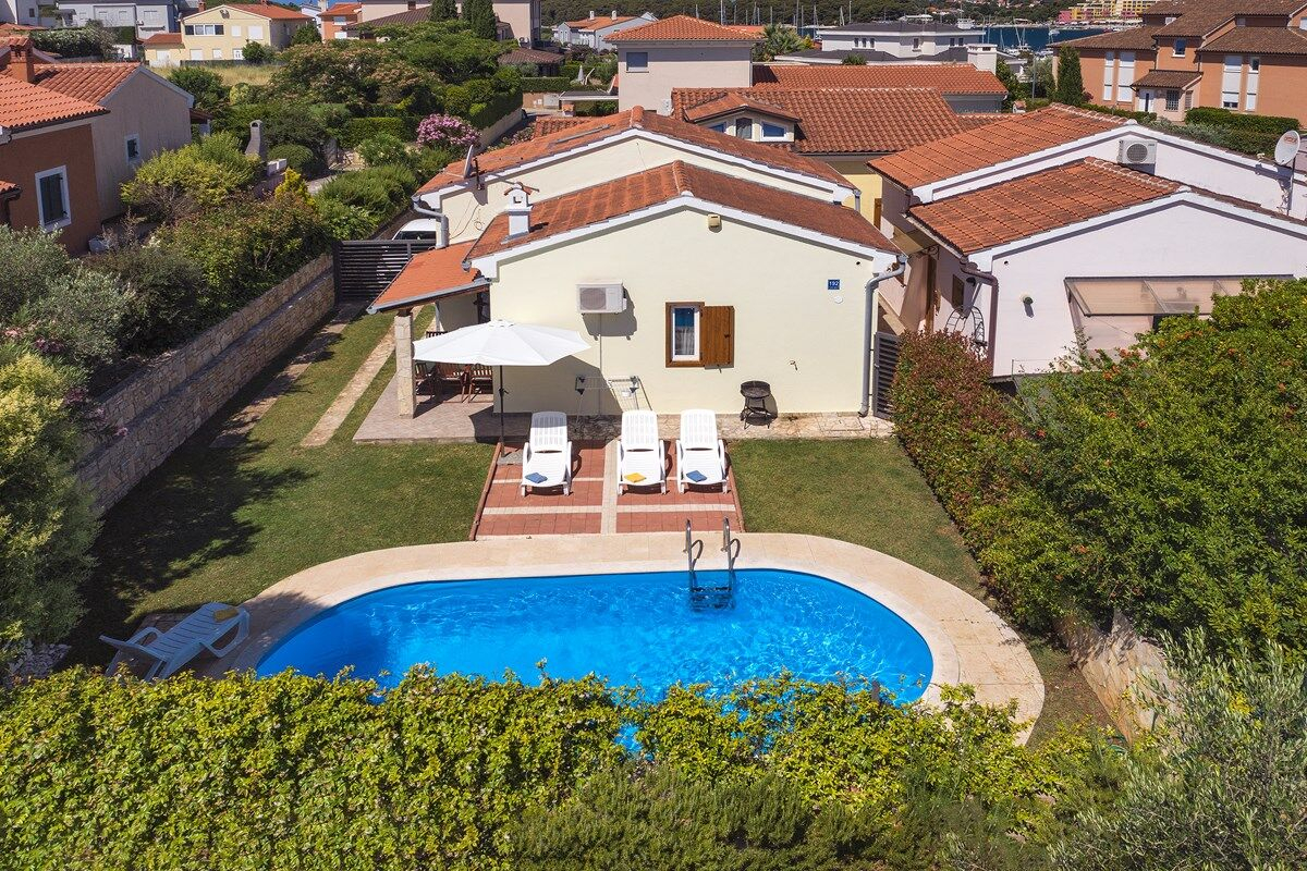 Ferienhaus mit Pool in Banjole mit Klima, Sat-TV, Internet