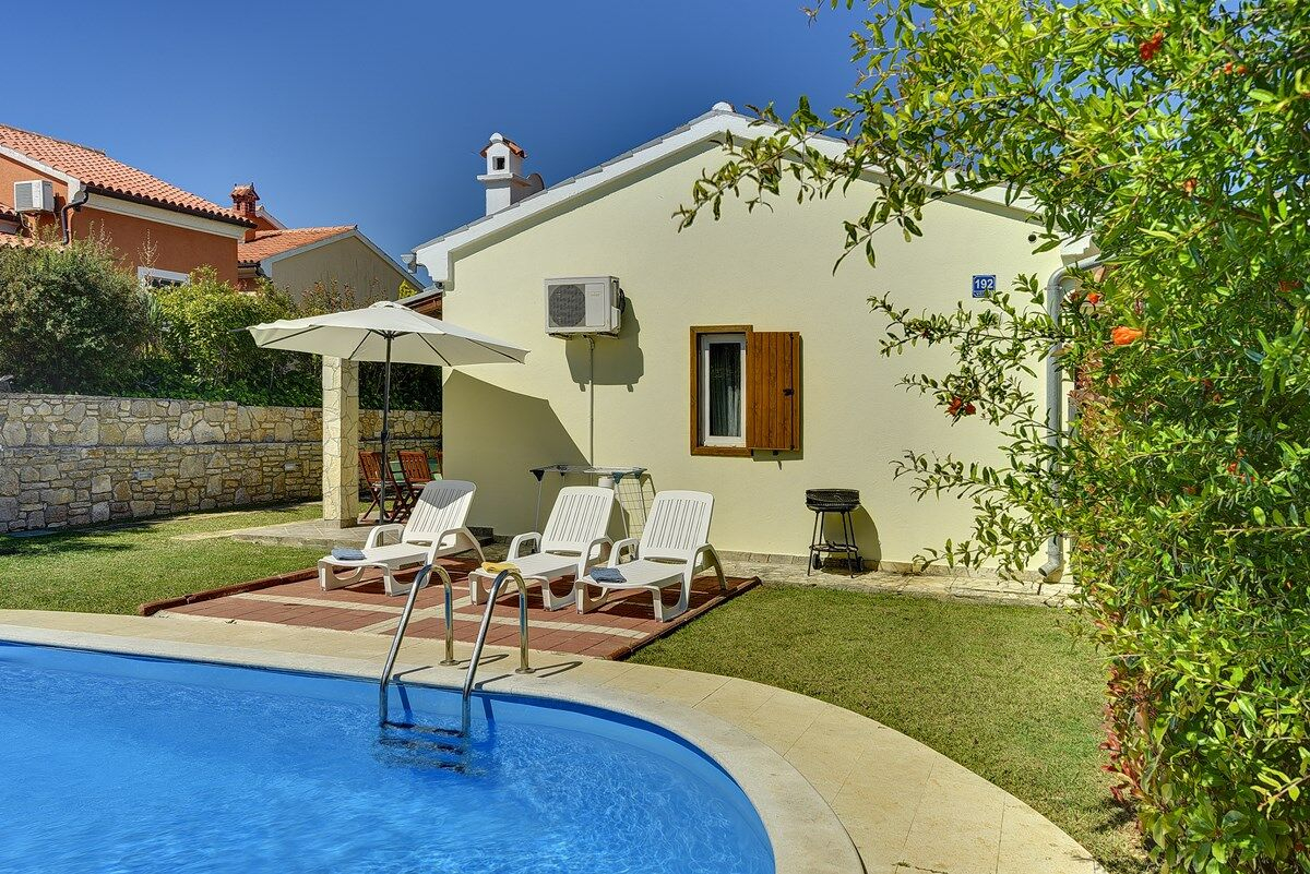 Ferienhaus mit Pool in Banjole mit Klima, Sat-TV, Internet