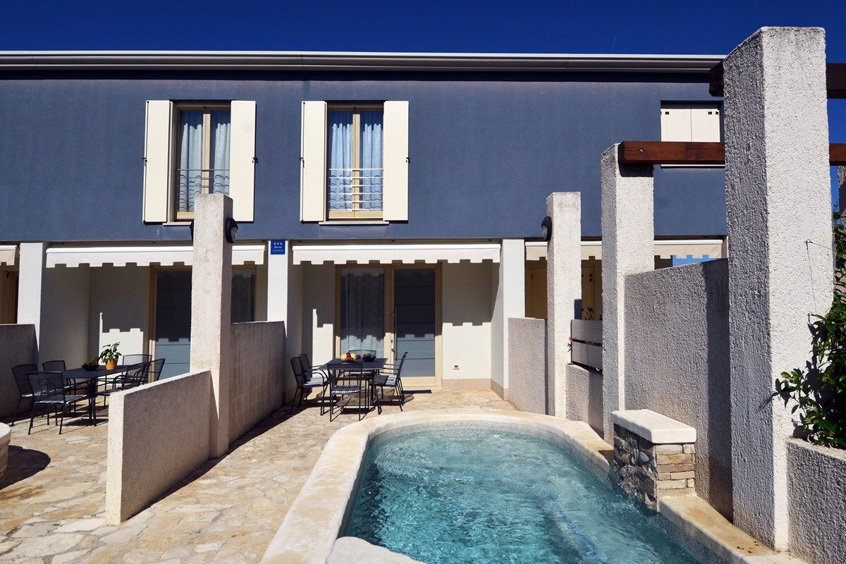 Reihenhaus mit Pool in Banjole mit Klima, Internet